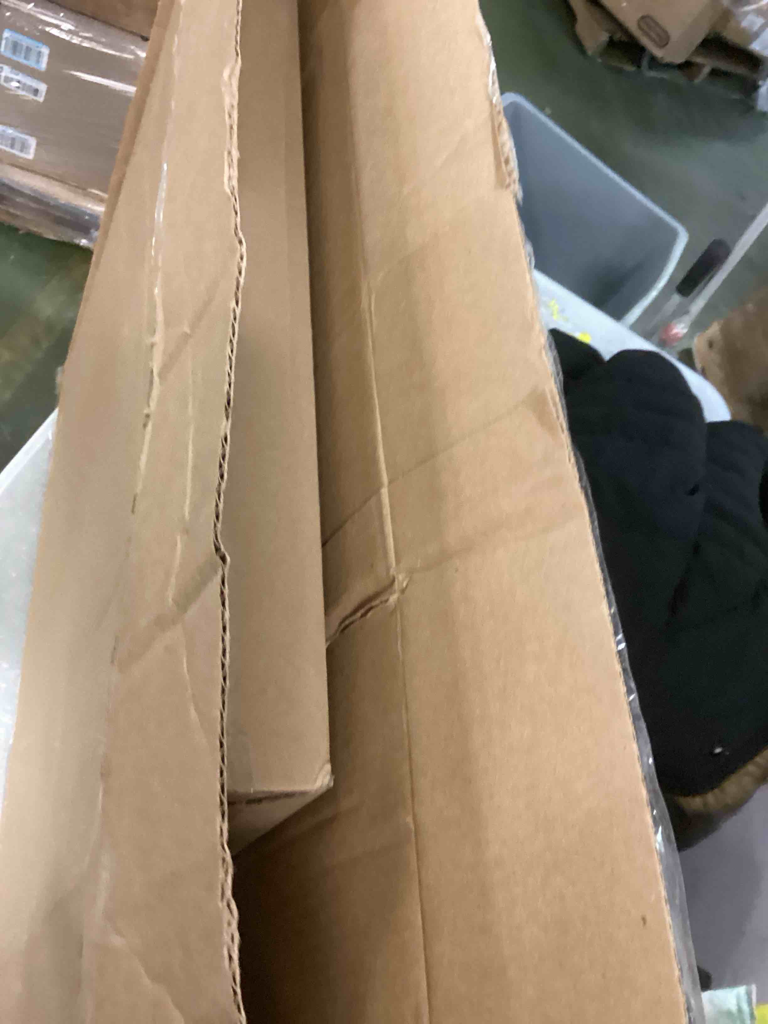 https://s3.amazonaws.com/lotting-images-prod/bidfta/GRN5774054_1704286323152.jpeg