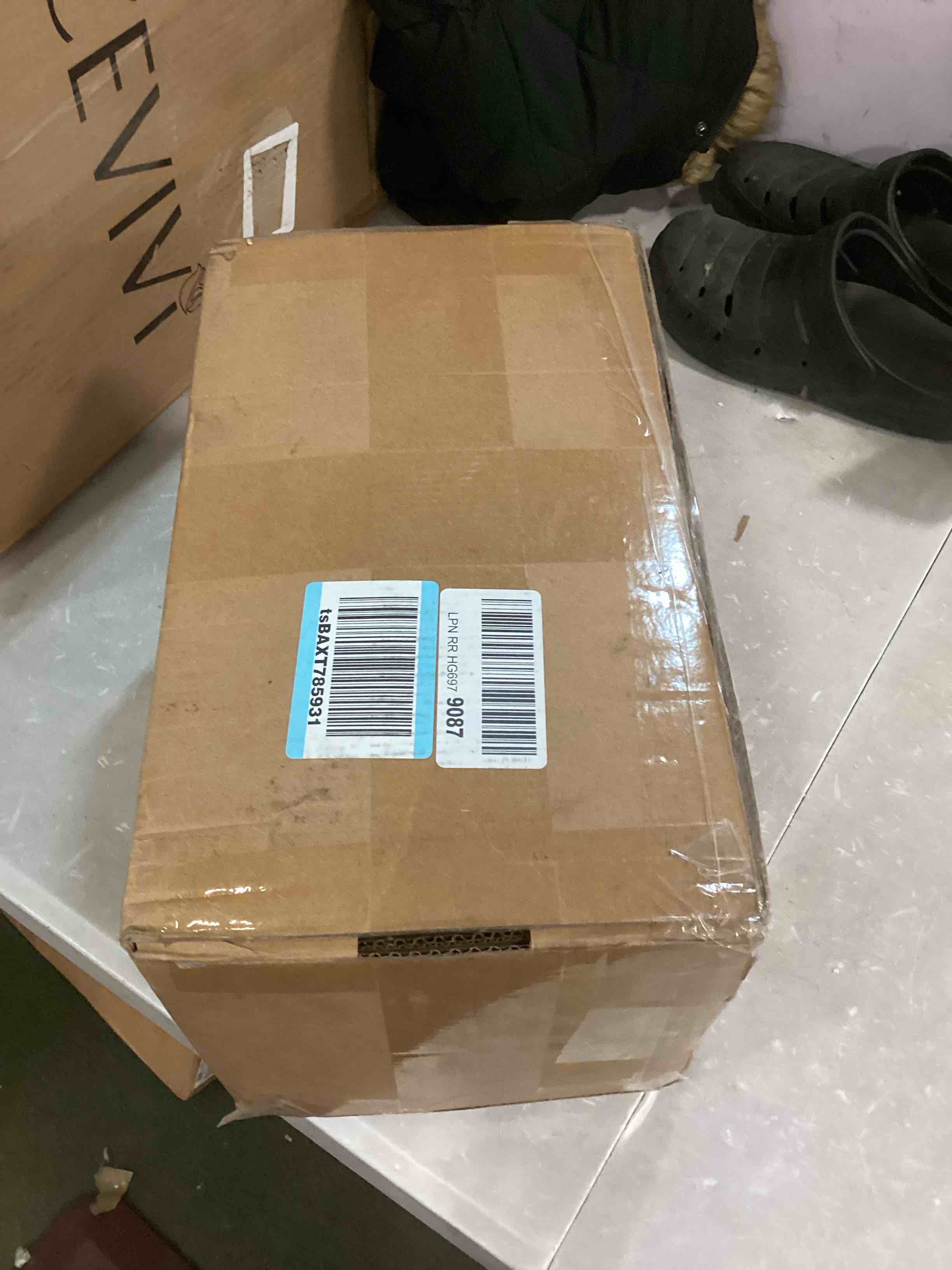https://s3.amazonaws.com/lotting-images-prod/bidfta/GRN5774075_1704288691658.jpeg