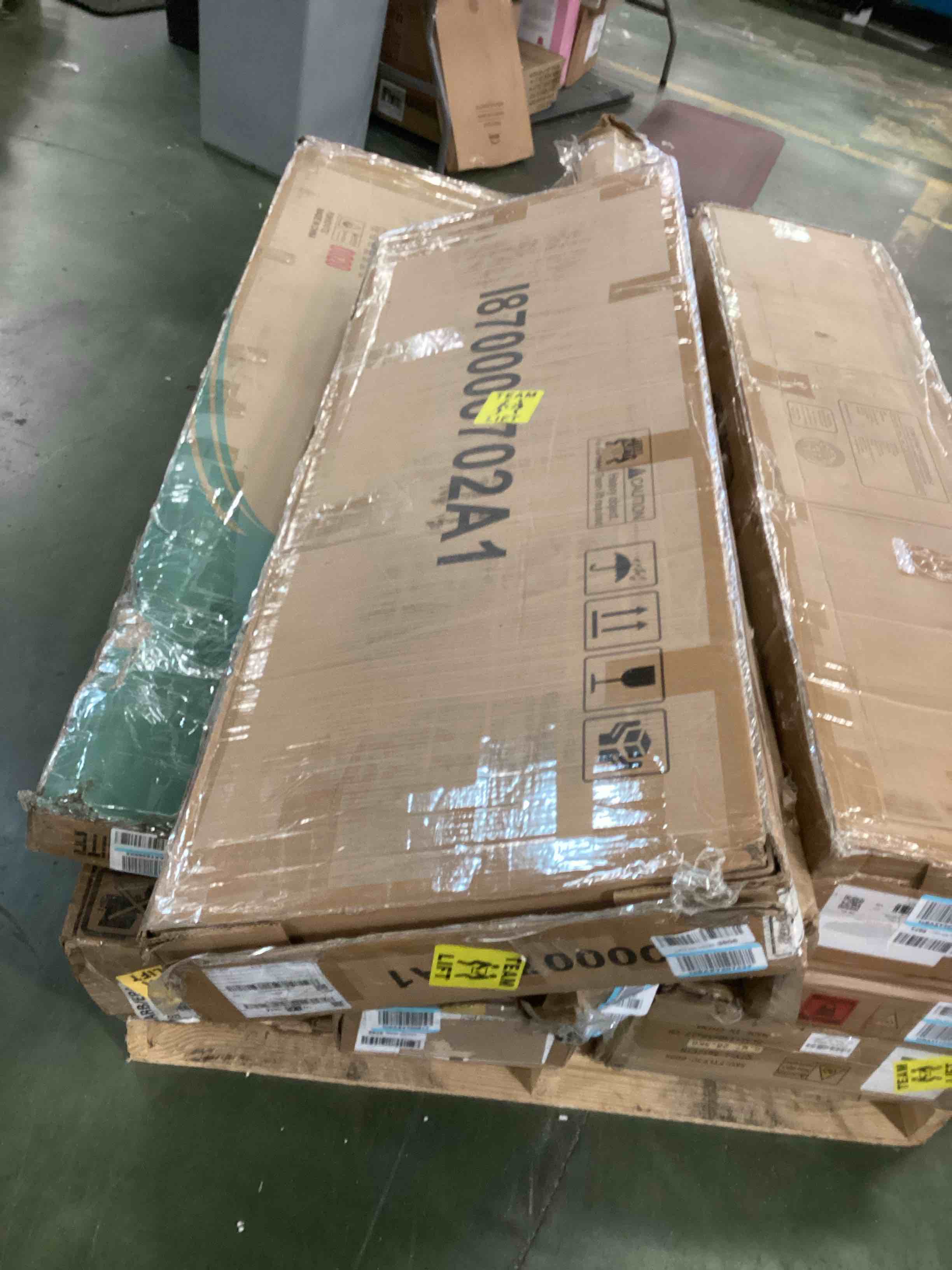 https://s3.amazonaws.com/lotting-images-prod/bidfta/GRN5774123_1704297004672.jpeg