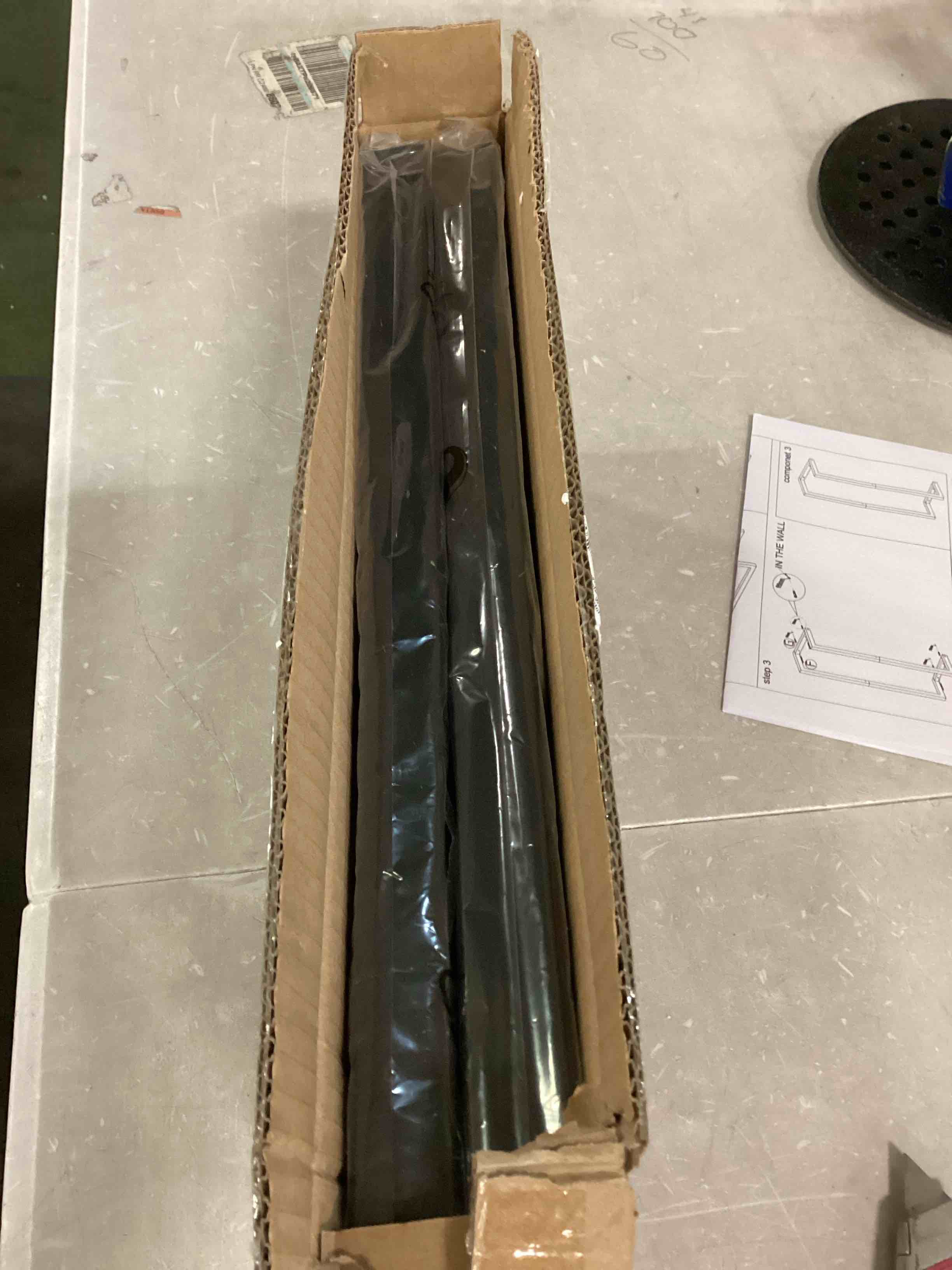 https://s3.amazonaws.com/lotting-images-prod/bidfta/GRN5775008_1705061789647.jpeg