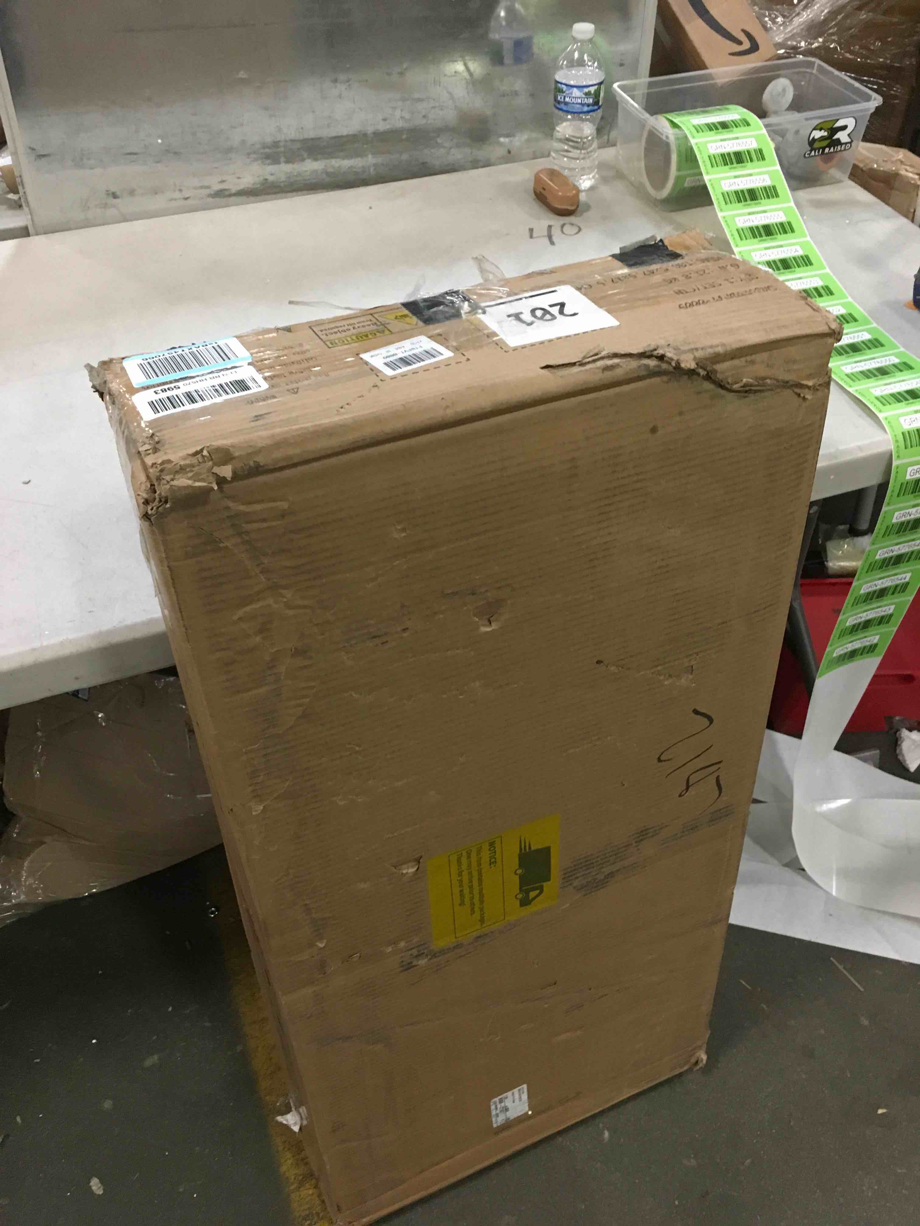 https://s3.amazonaws.com/lotting-images-prod/bidfta/GRN5776542_1704376984184.jpeg