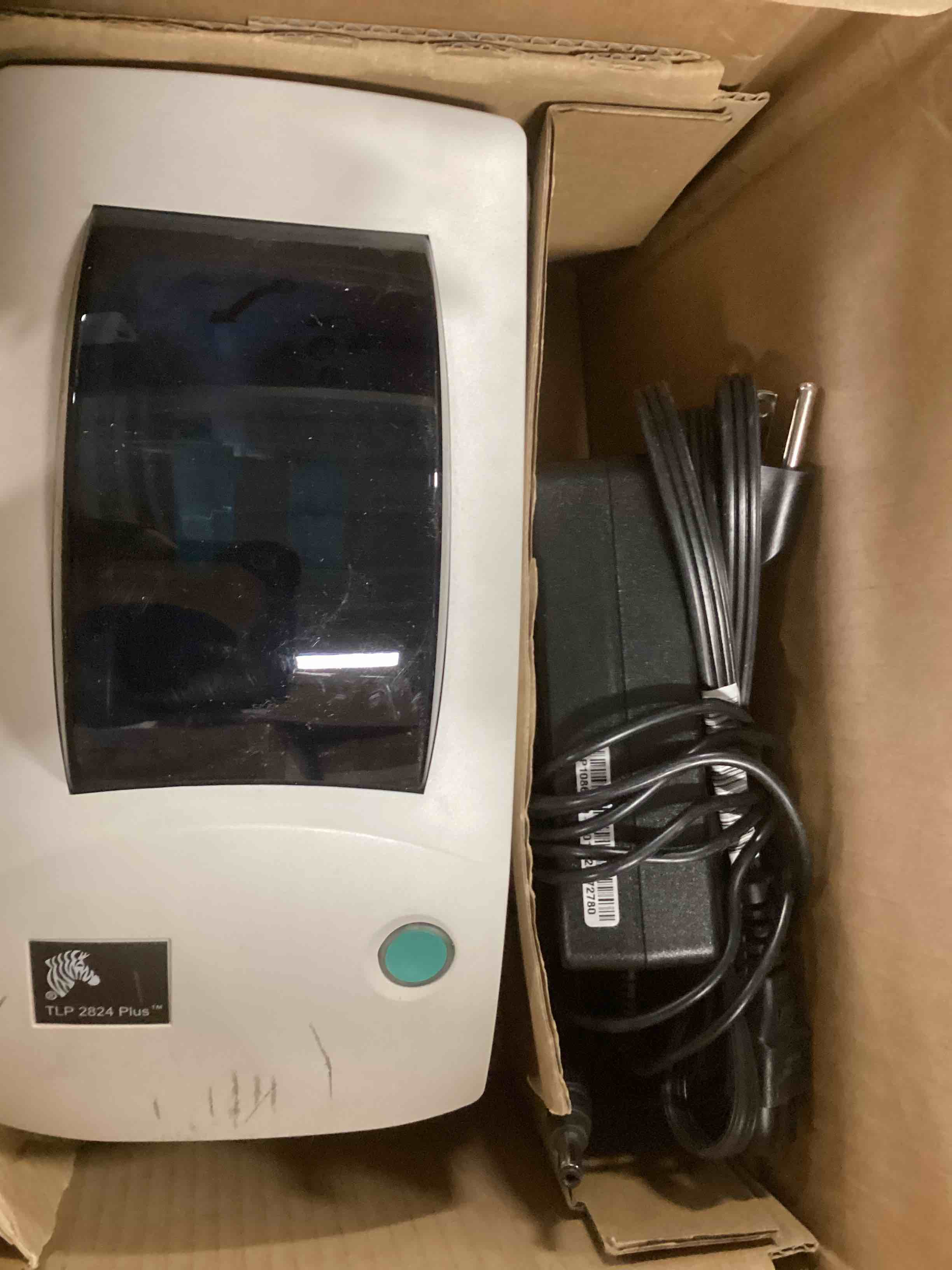 https://s3.amazonaws.com/lotting-images-prod/bidfta/GRN5777819_1704723340452.jpeg
