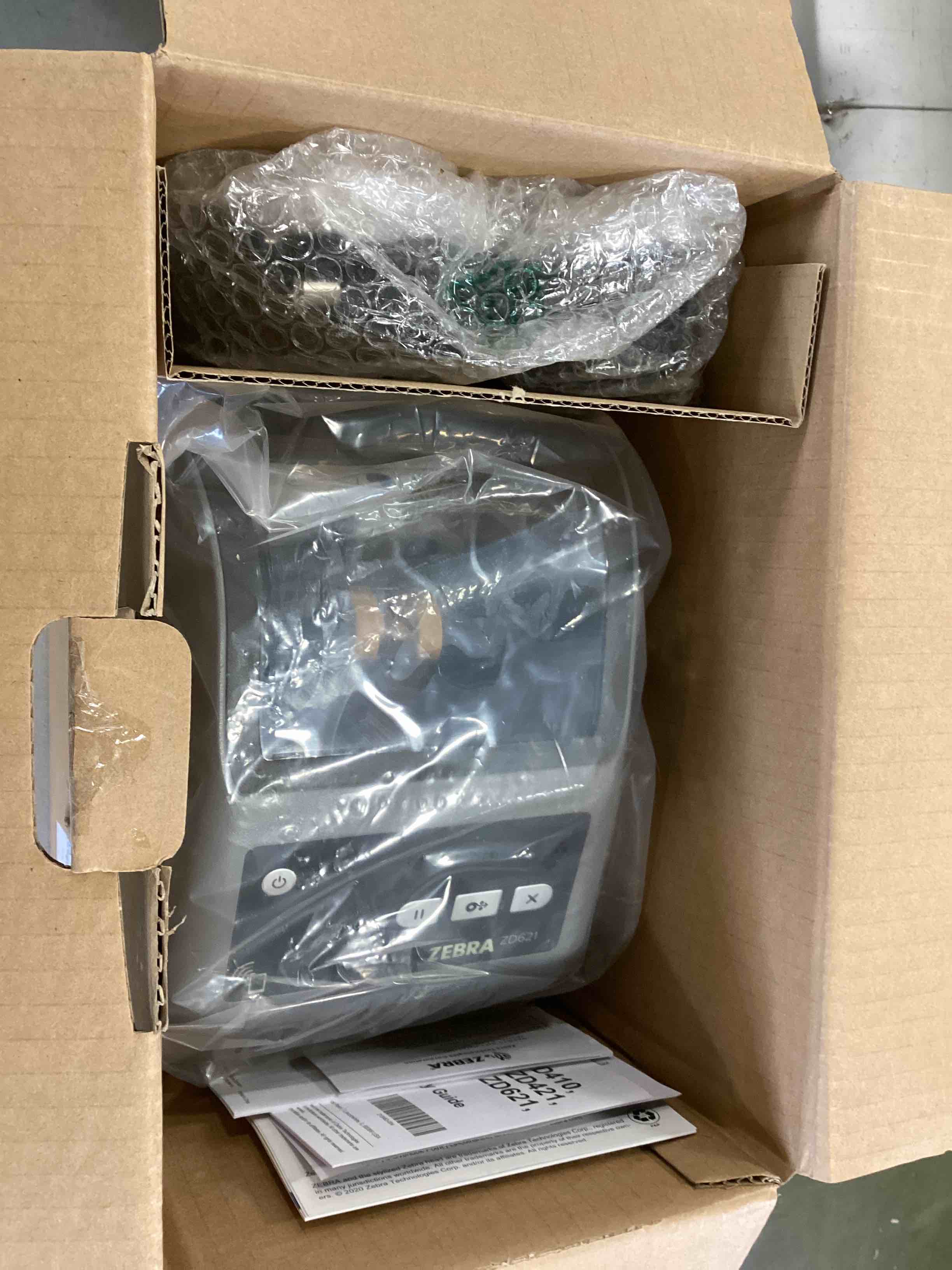 https://s3.amazonaws.com/lotting-images-prod/bidfta/GRN5777824_1704724613918.jpeg