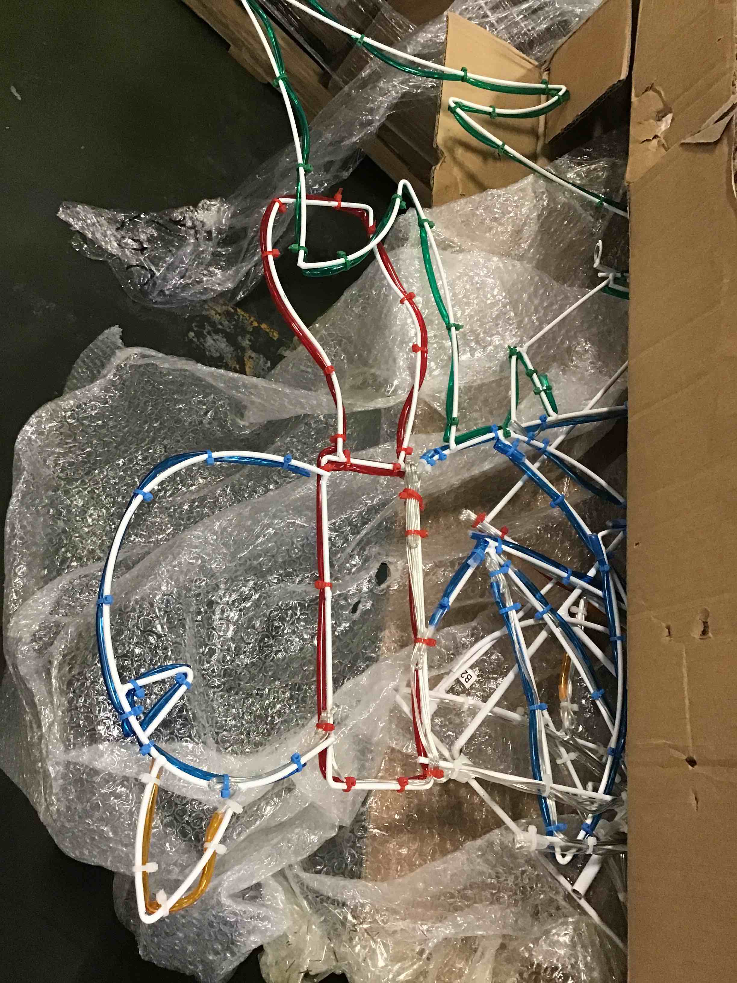https://s3.amazonaws.com/lotting-images-prod/bidfta/GRN5779020_1704375222505.jpeg