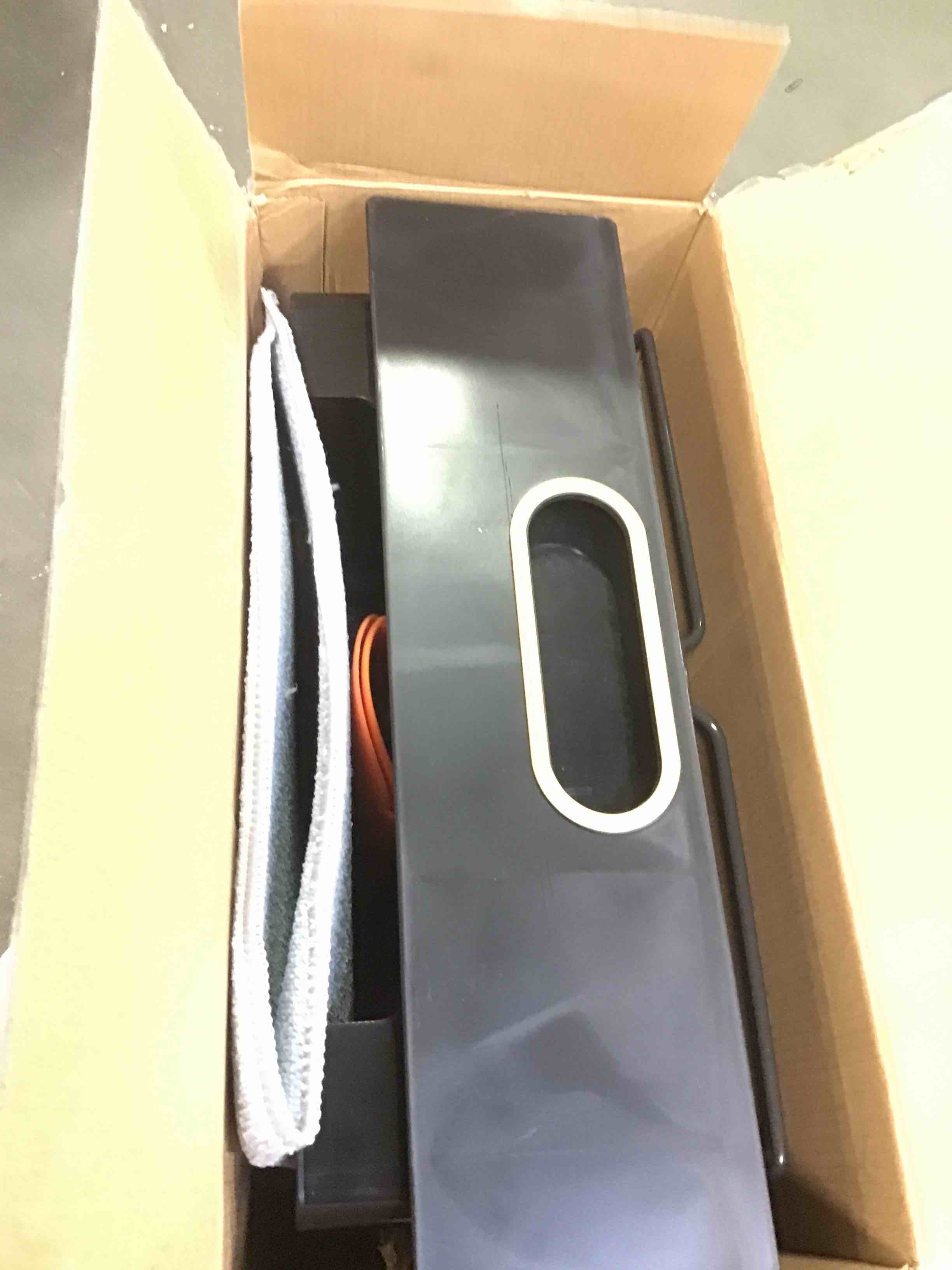 https://s3.amazonaws.com/lotting-images-prod/bidfta/GRN5779655_1704987753907.jpeg