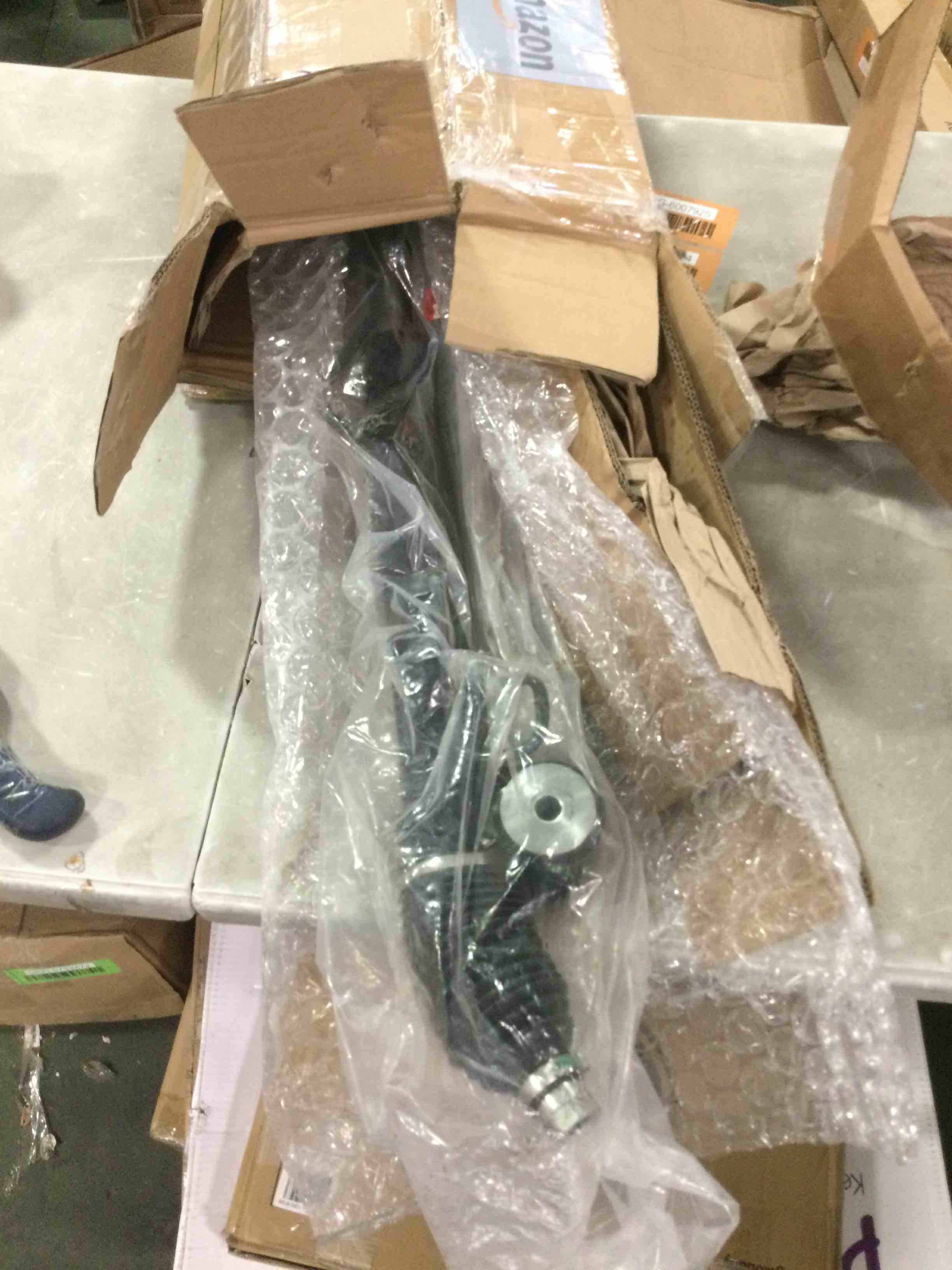 https://s3.amazonaws.com/lotting-images-prod/bidfta/GRN5793523_1711048340476.jpeg