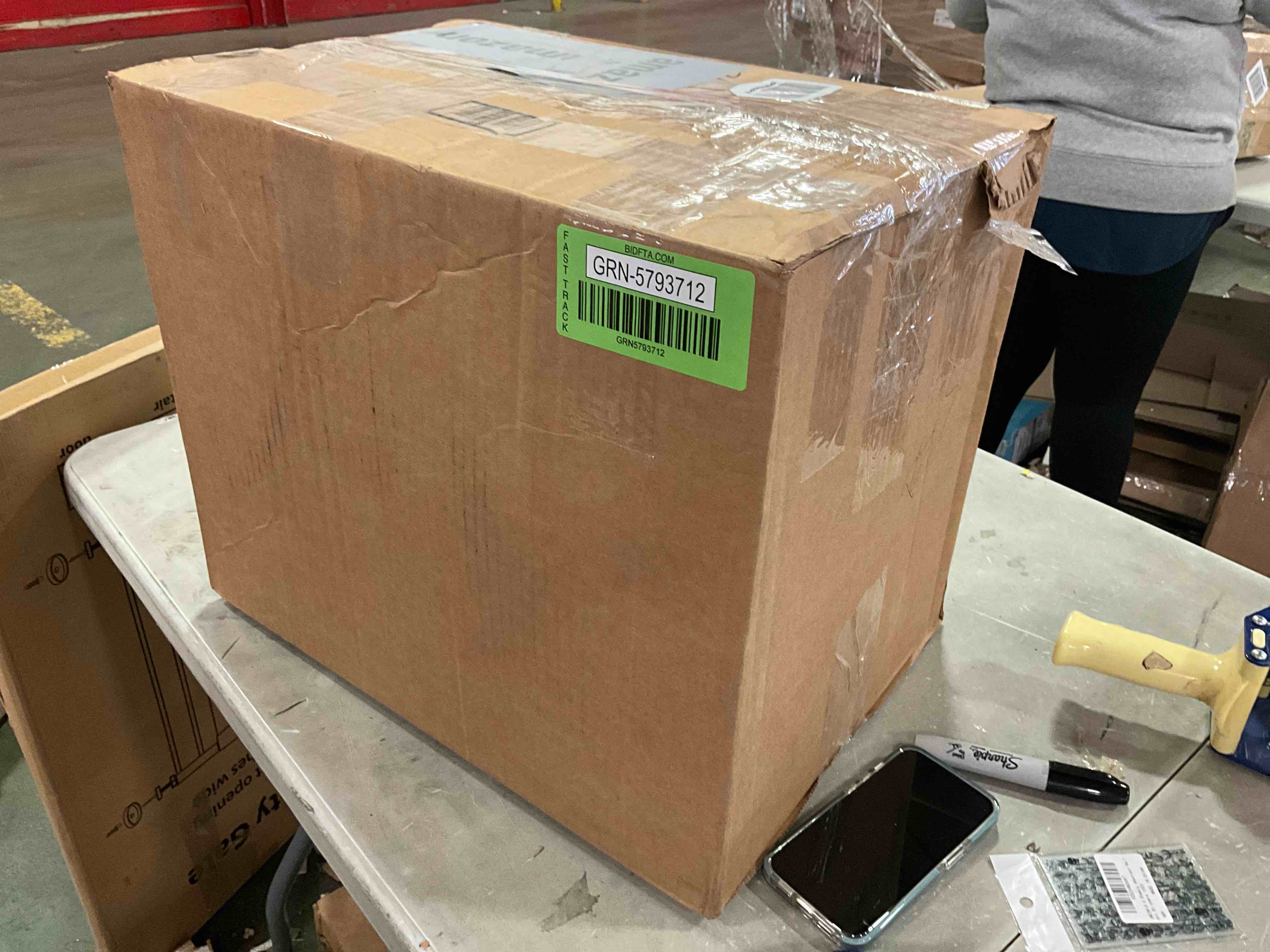 https://s3.amazonaws.com/lotting-images-prod/bidfta/GRN5793712_1711645925732.jpeg