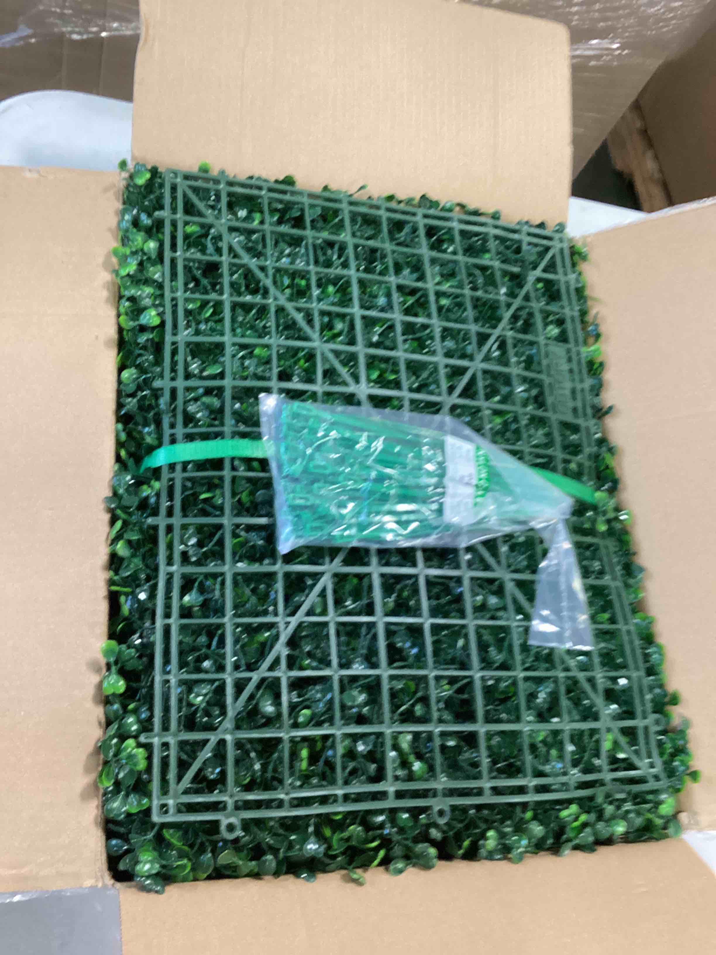 https://s3.amazonaws.com/lotting-images-prod/bidfta/GRN5795472_1712775709161.jpeg