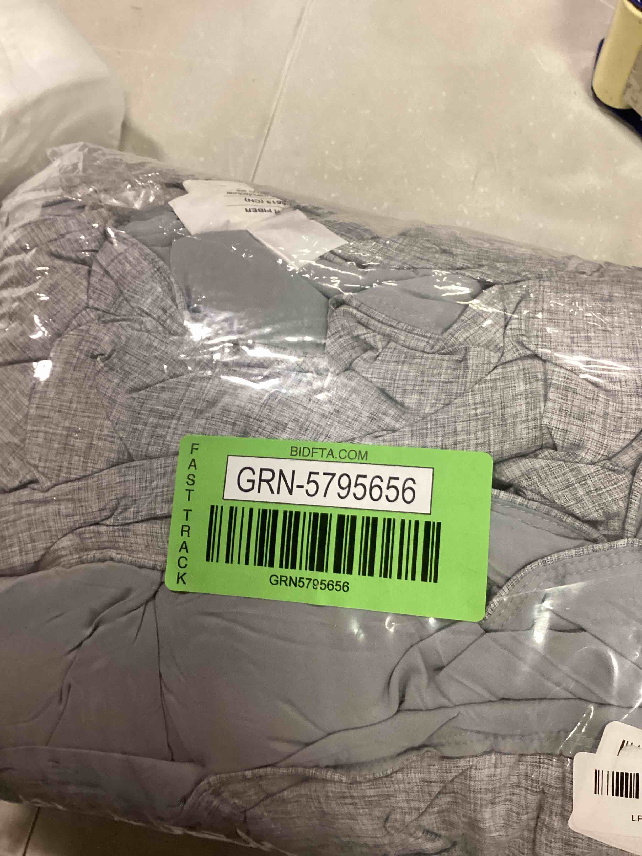 https://s3.amazonaws.com/lotting-images-prod/bidfta/GRN5795656_1712843782993.jpeg