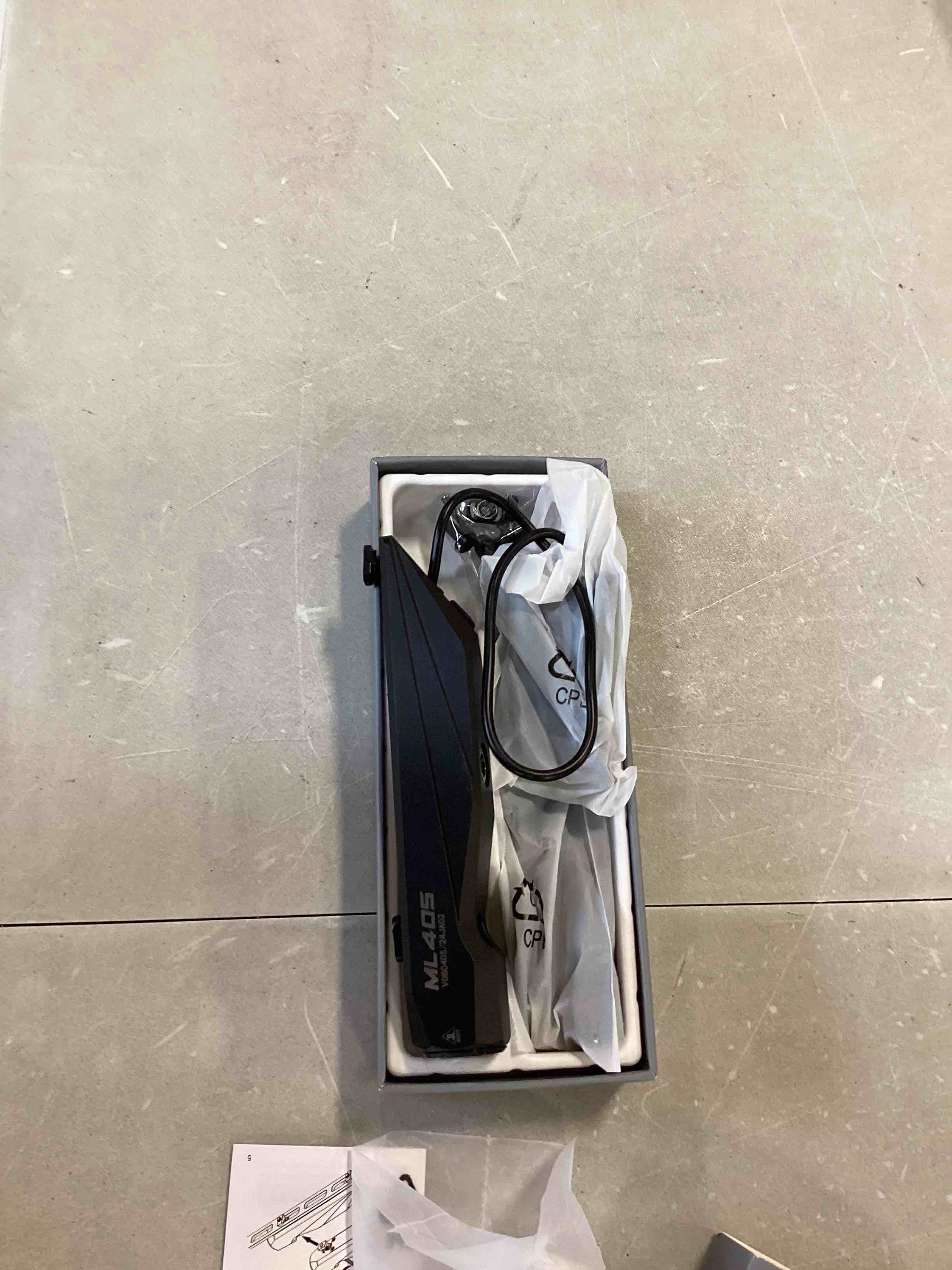 https://s3.amazonaws.com/lotting-images-prod/bidfta/GRN5795723_1712853928785.jpeg