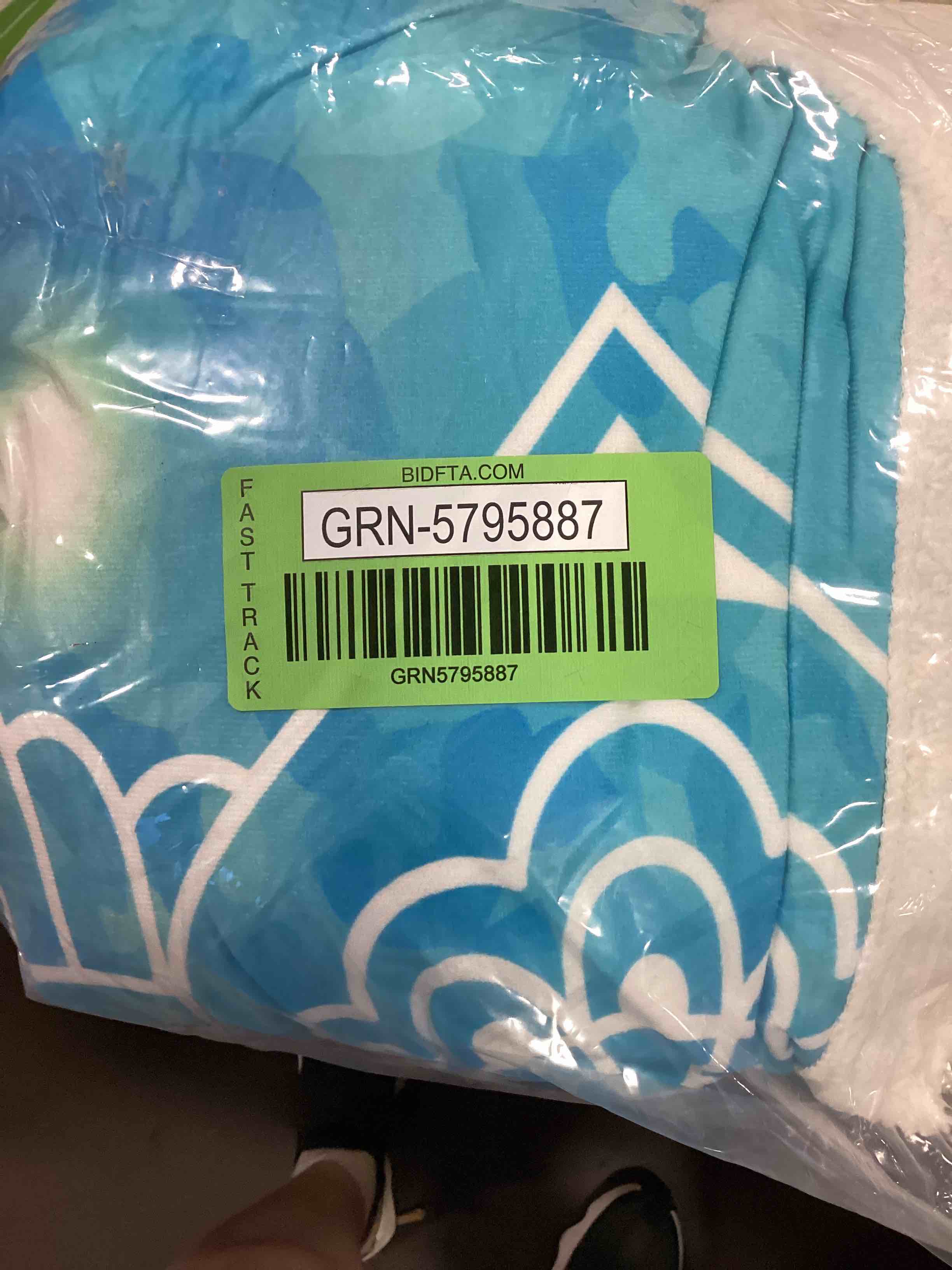 https://s3.amazonaws.com/lotting-images-prod/bidfta/GRN5795887_1712921496361.jpeg