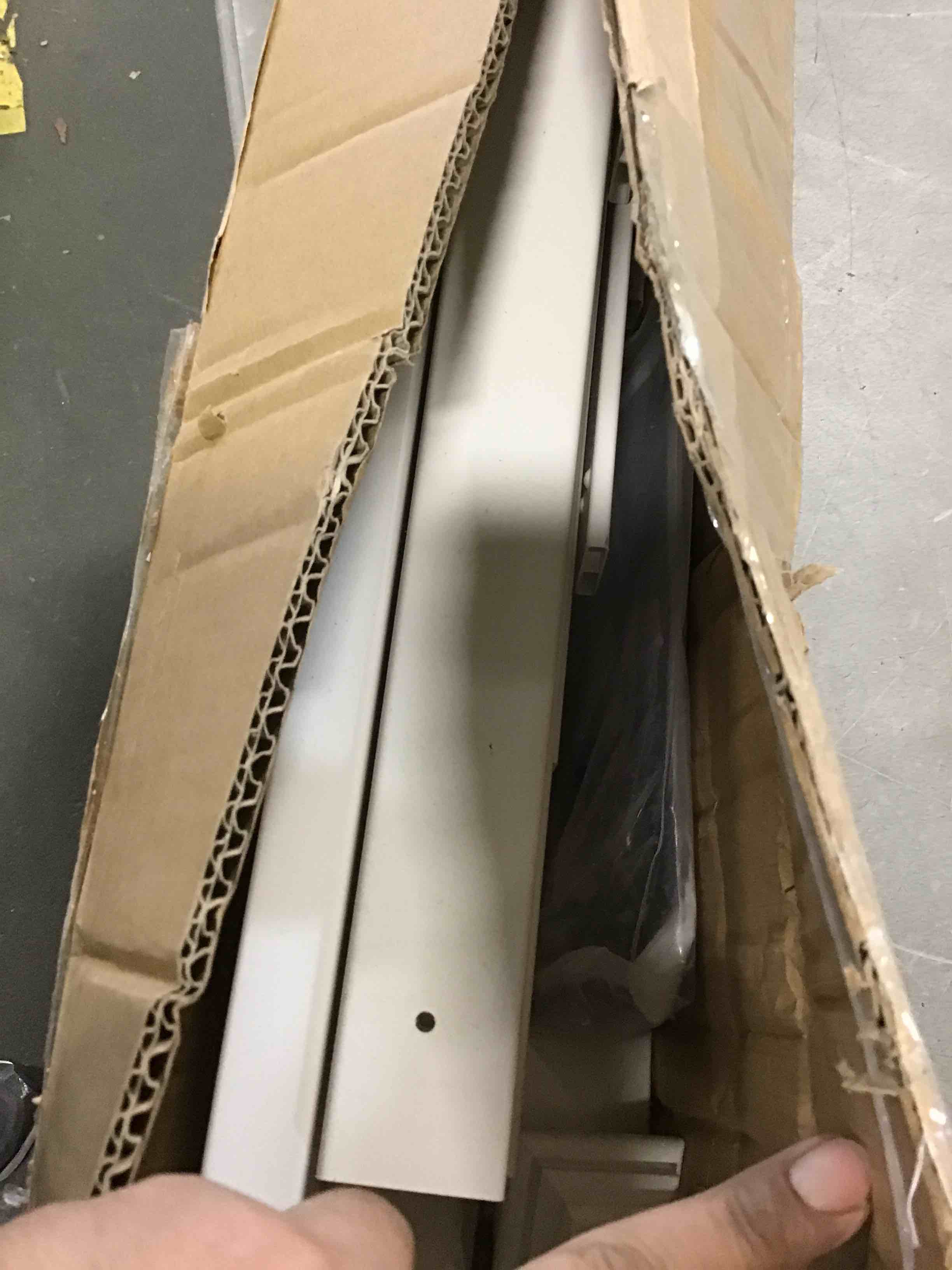 https://s3.amazonaws.com/lotting-images-prod/bidfta/GRN5797085_1710866026722.jpeg