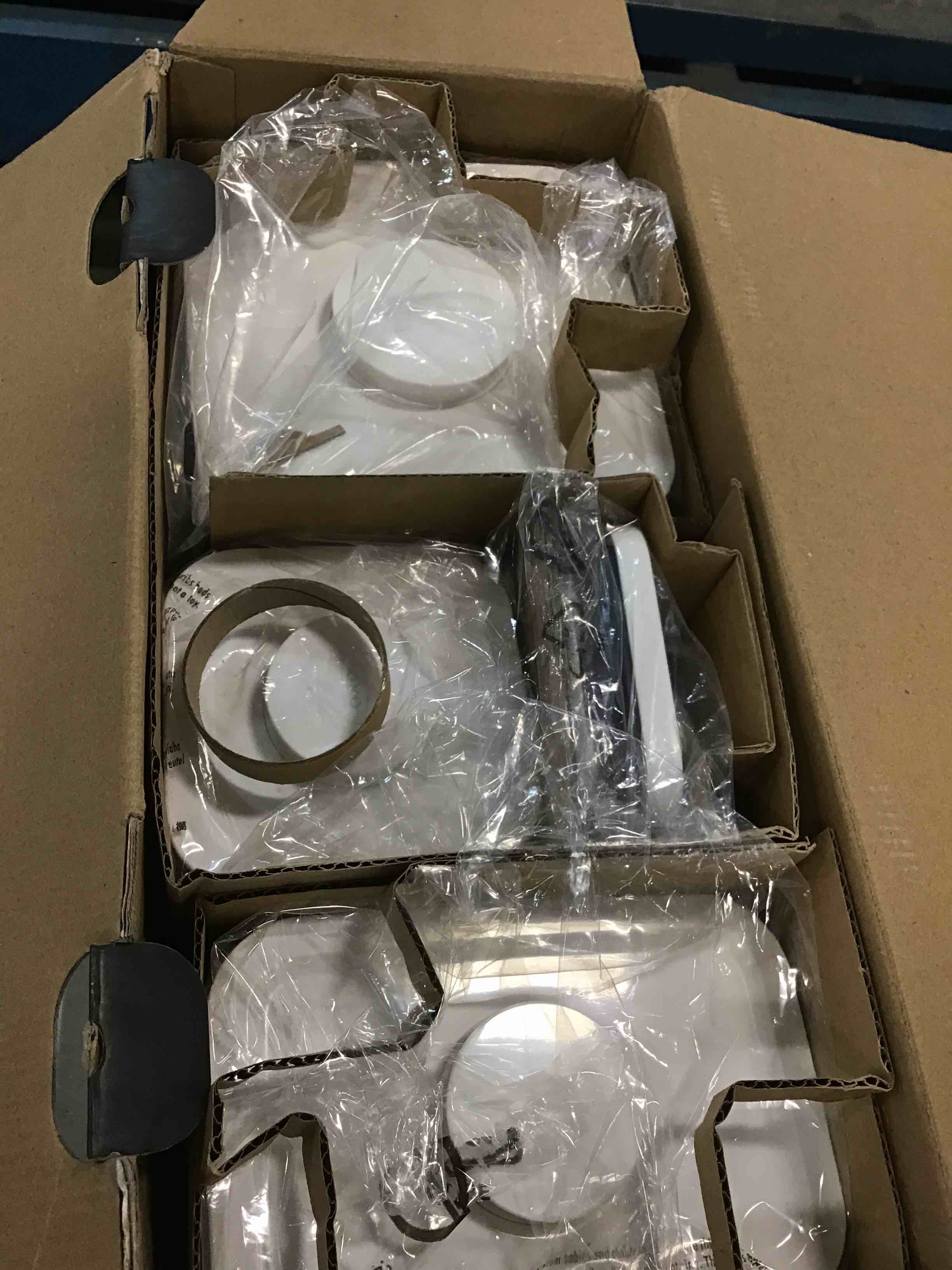 https://s3.amazonaws.com/lotting-images-prod/bidfta/GRN5797296_1710947182008.jpeg