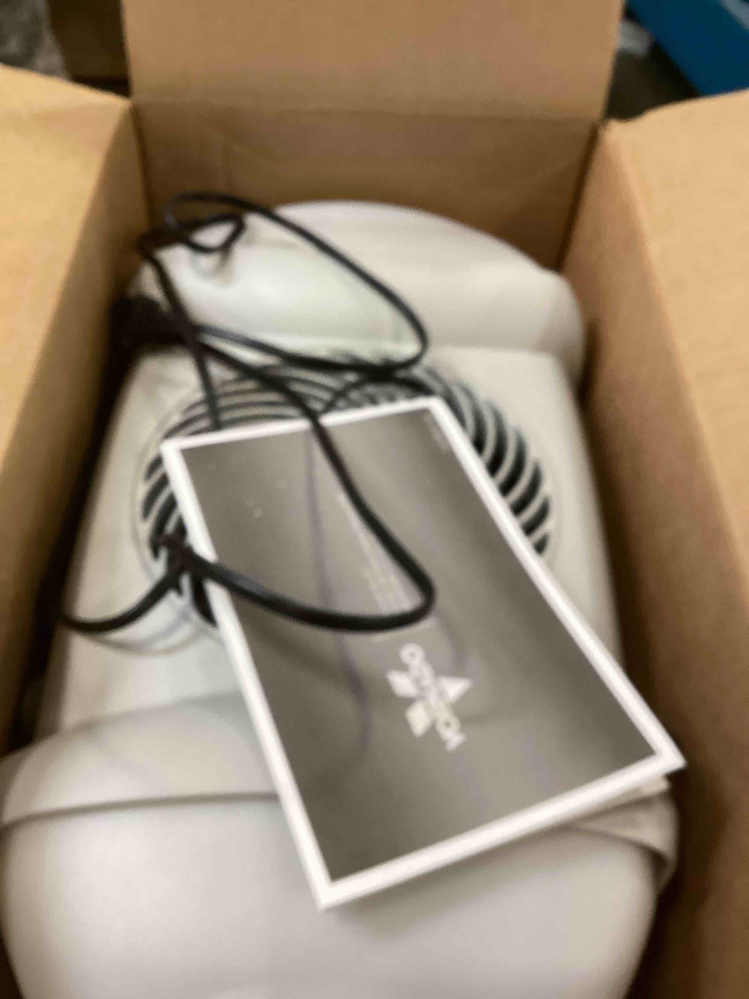 https://s3.amazonaws.com/lotting-images-prod/bidfta/GRN5797960_1710345827647.jpeg