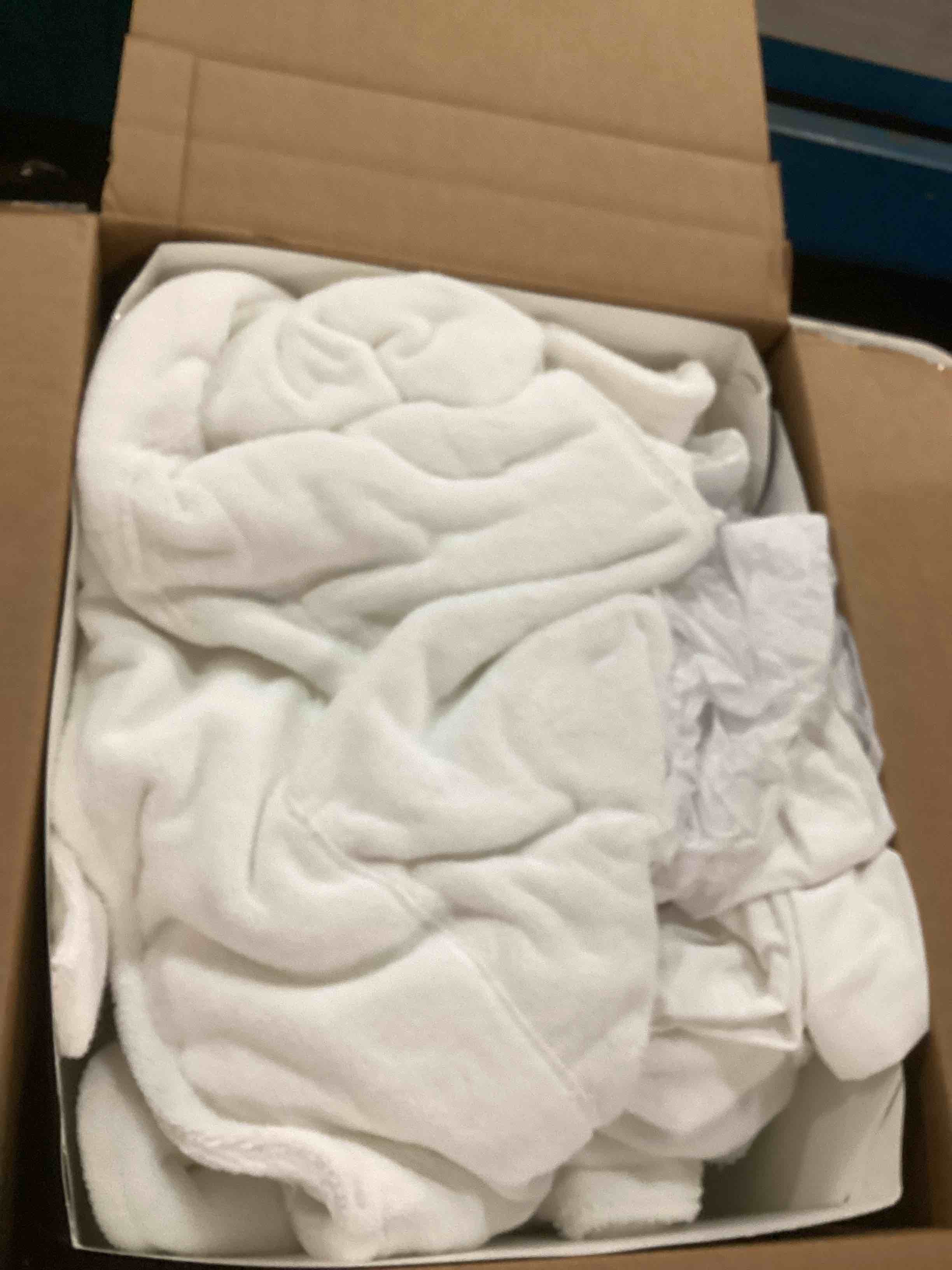 https://s3.amazonaws.com/lotting-images-prod/bidfta/GRN5798328_1710507636285.jpeg