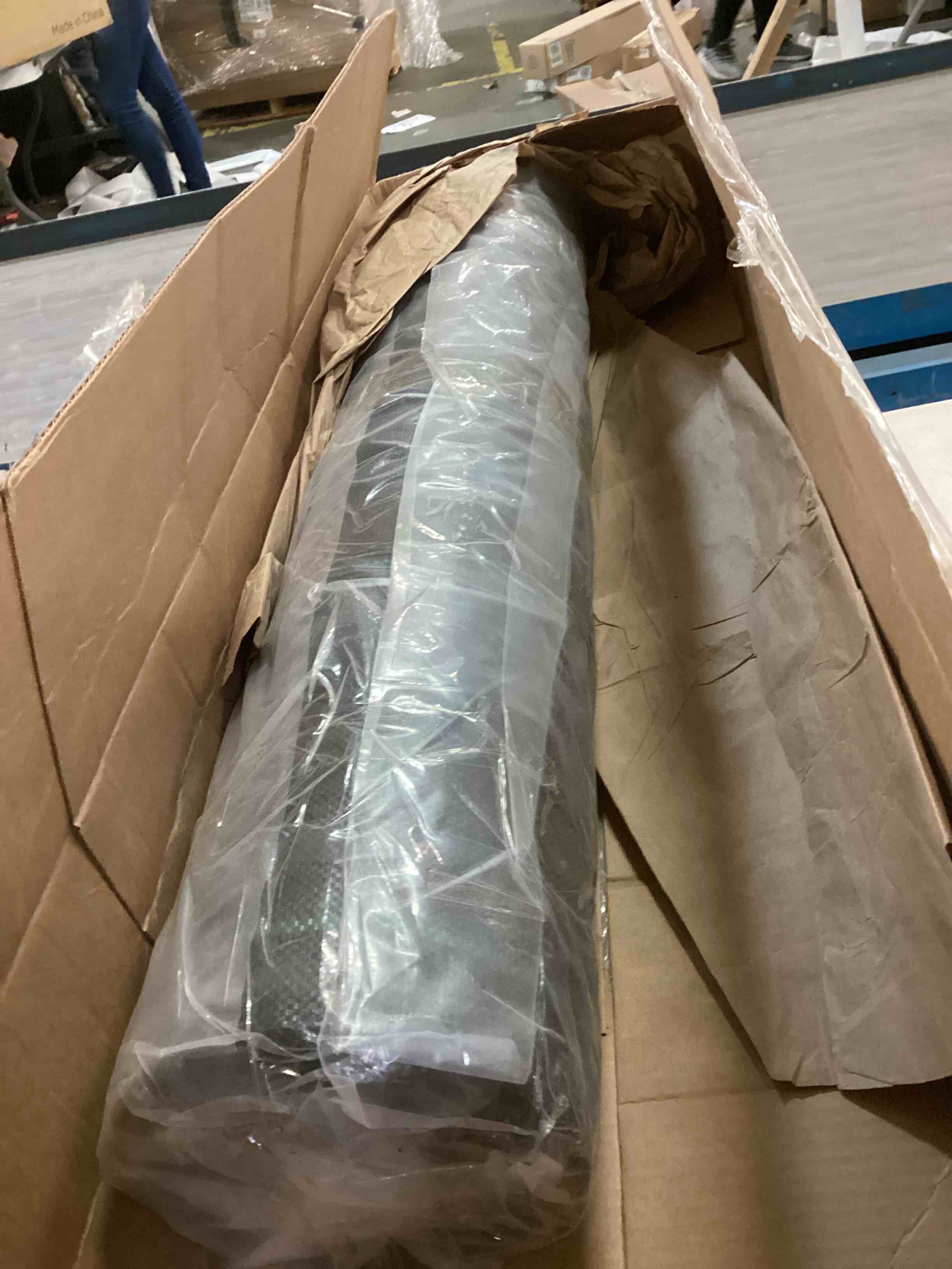 https://s3.amazonaws.com/lotting-images-prod/bidfta/GRN5798451_1710527467903.jpeg