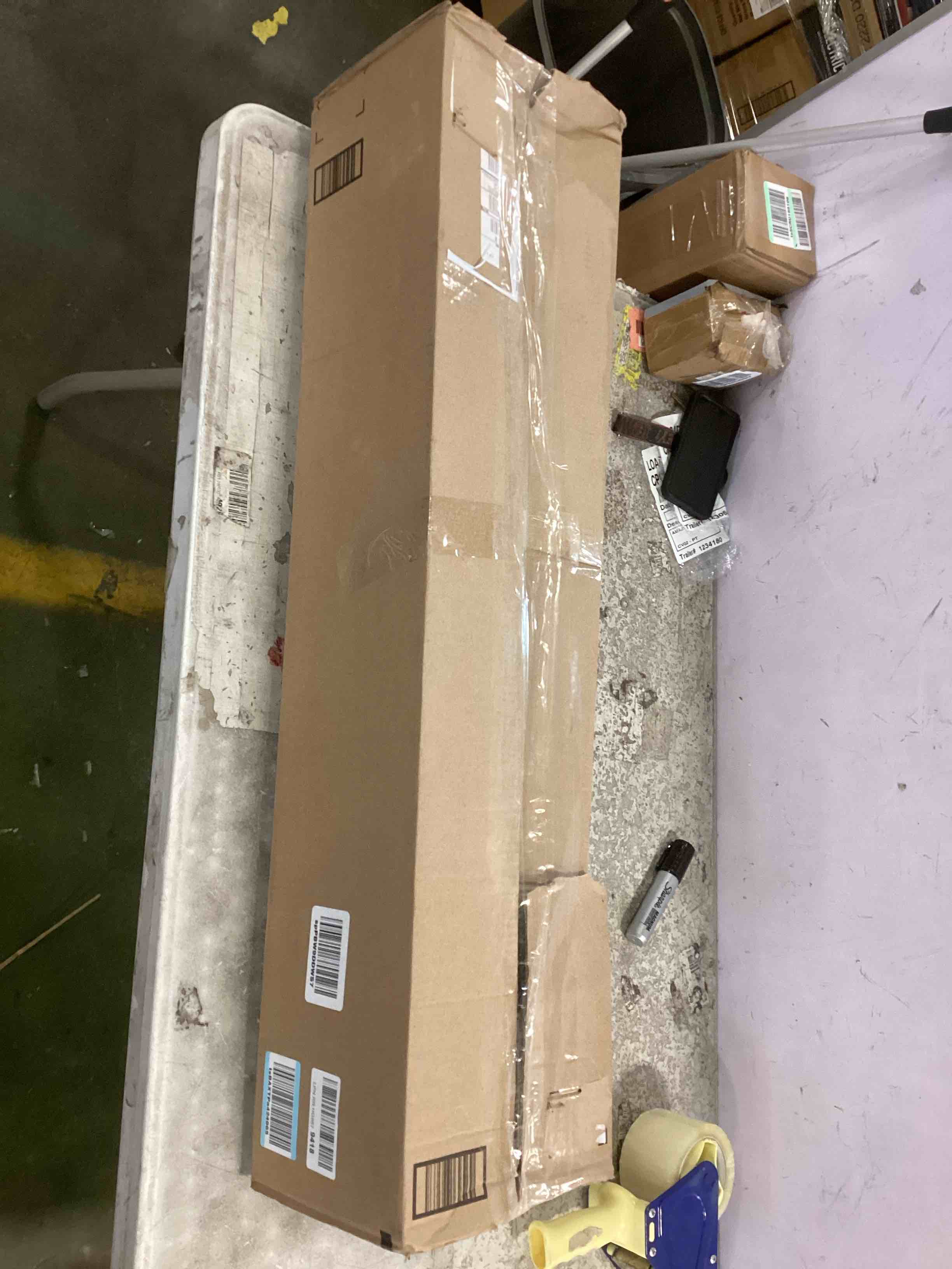 https://s3.amazonaws.com/lotting-images-prod/bidfta/GRN5800251_1711034981855.jpeg