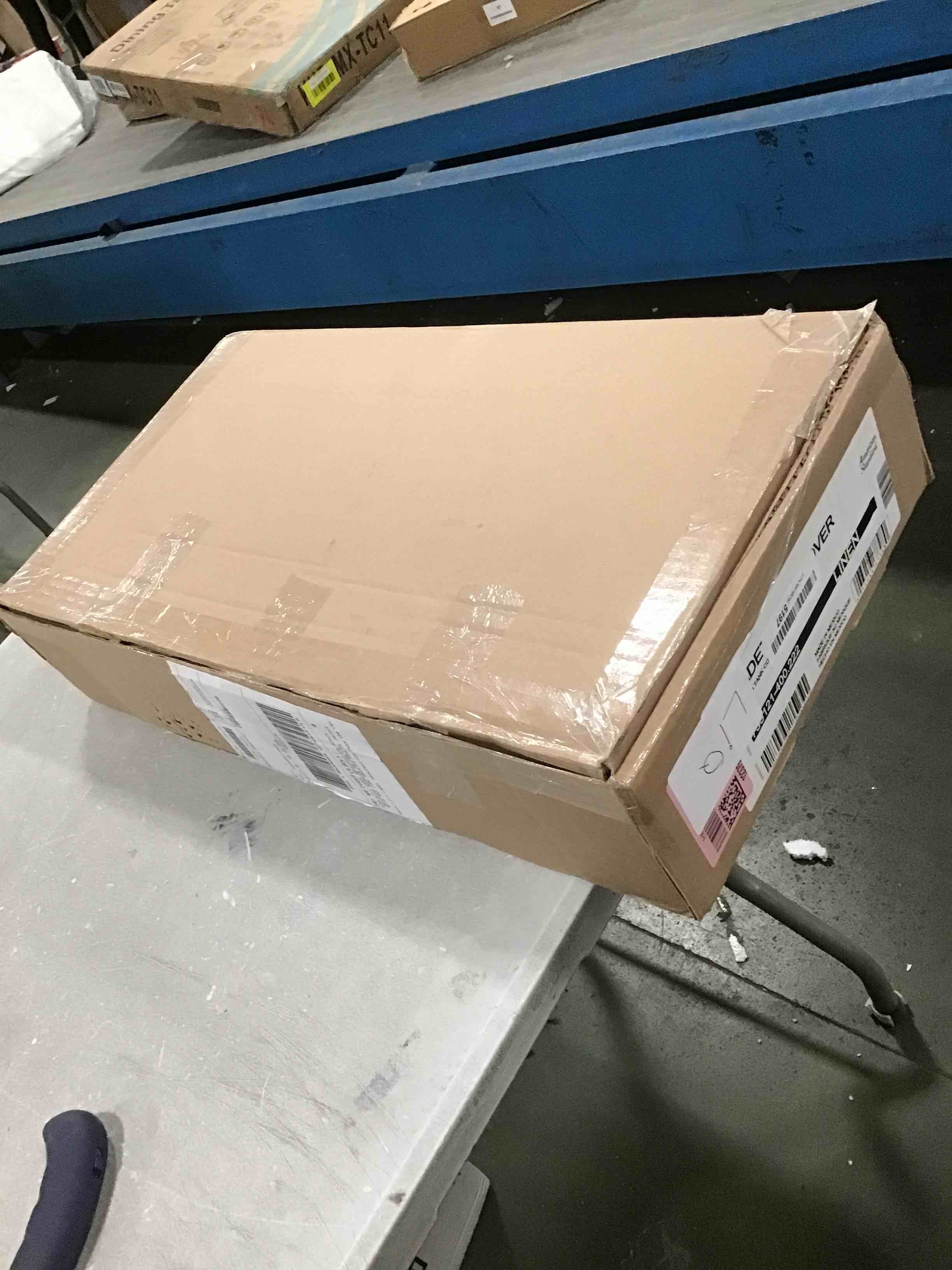 https://s3.amazonaws.com/lotting-images-prod/bidfta/GRN5800596_1711455460982.jpeg