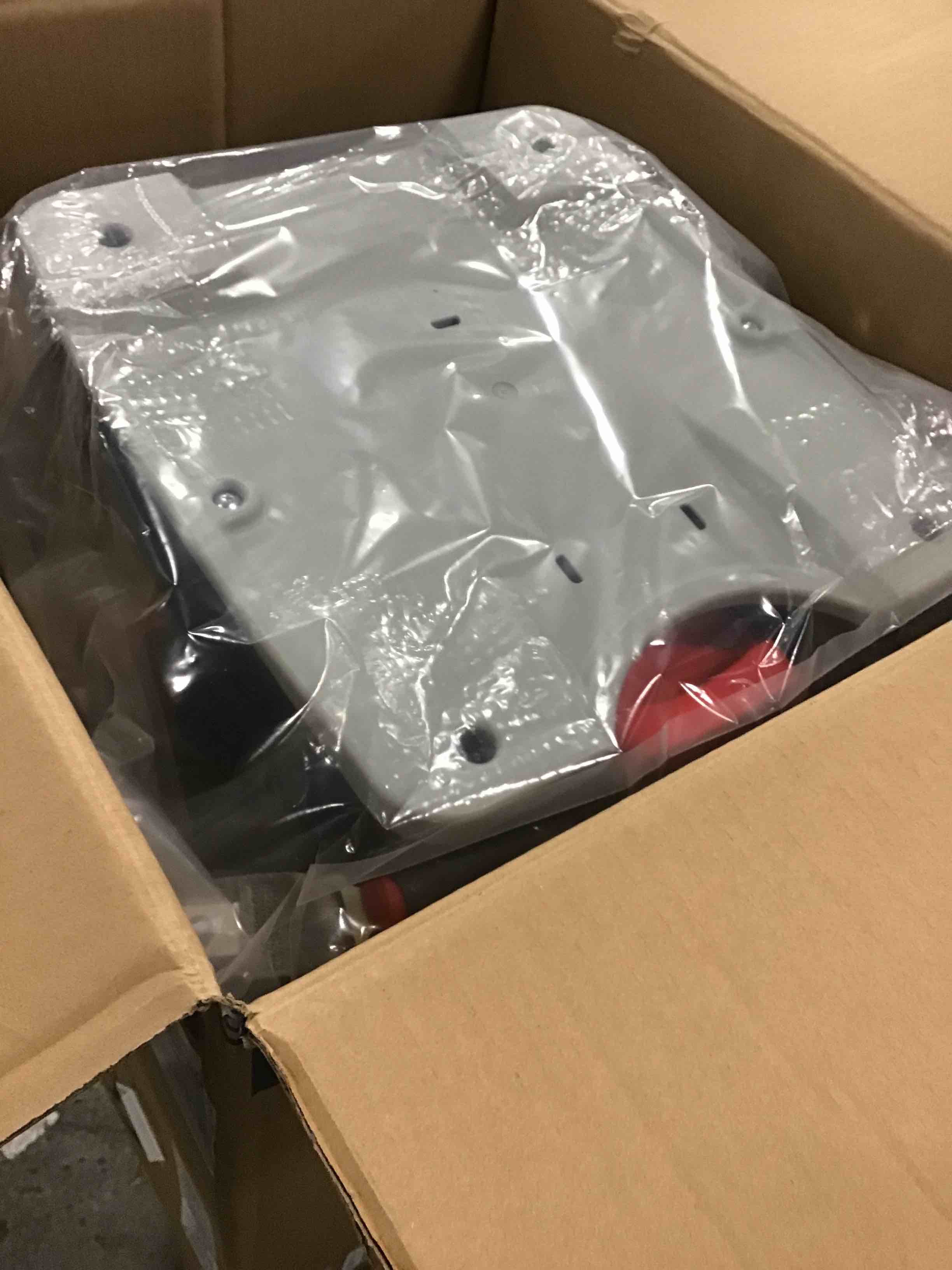https://s3.amazonaws.com/lotting-images-prod/bidfta/GRN5801374_1710761741656.jpeg