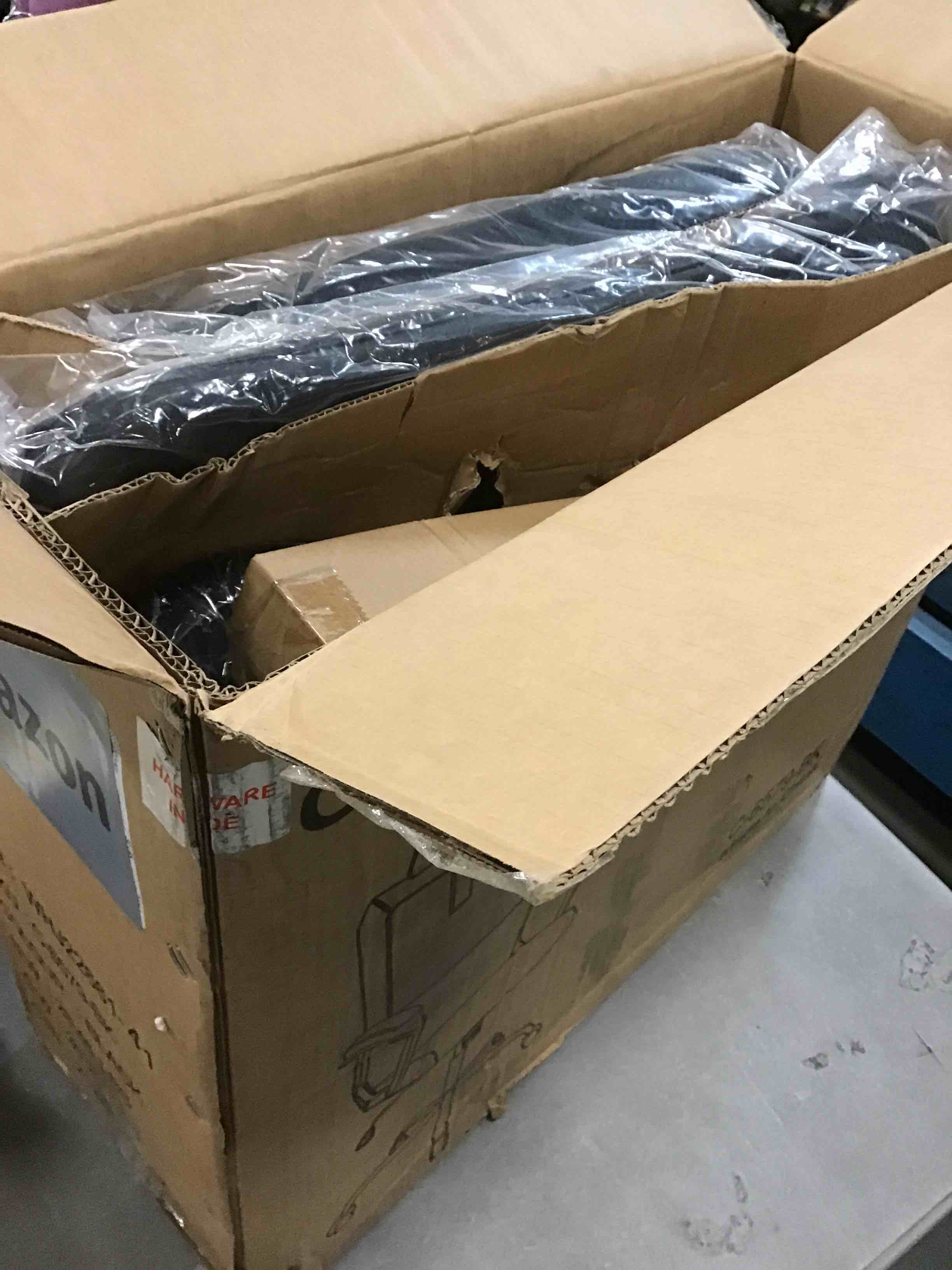 https://s3.amazonaws.com/lotting-images-prod/bidfta/GRN5802305_1711109589502.jpeg