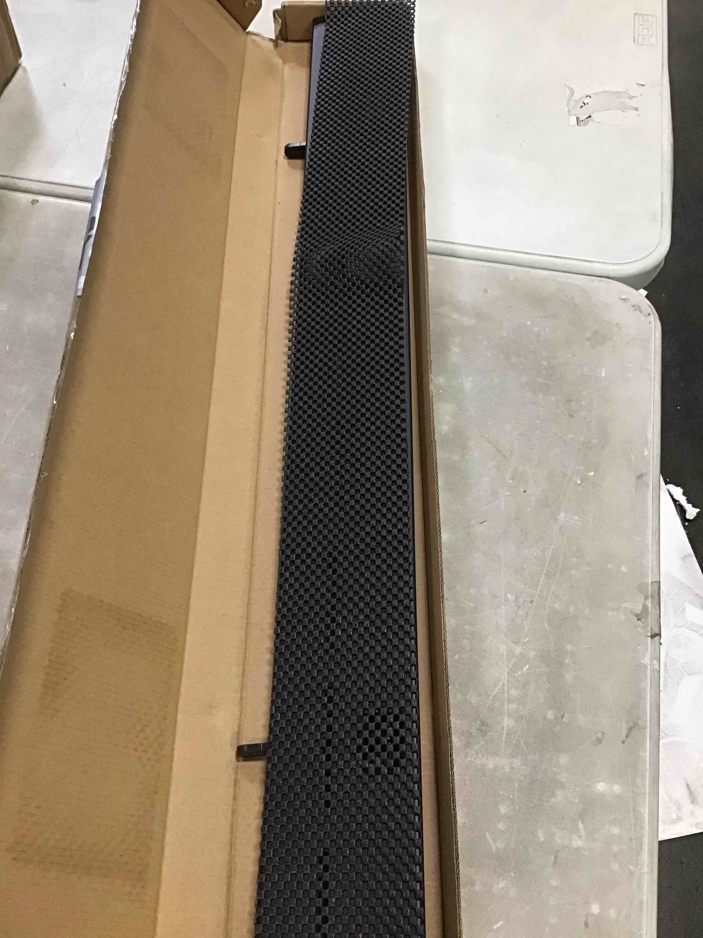 https://s3.amazonaws.com/lotting-images-prod/bidfta/GRN5803383_1710963731505.jpeg