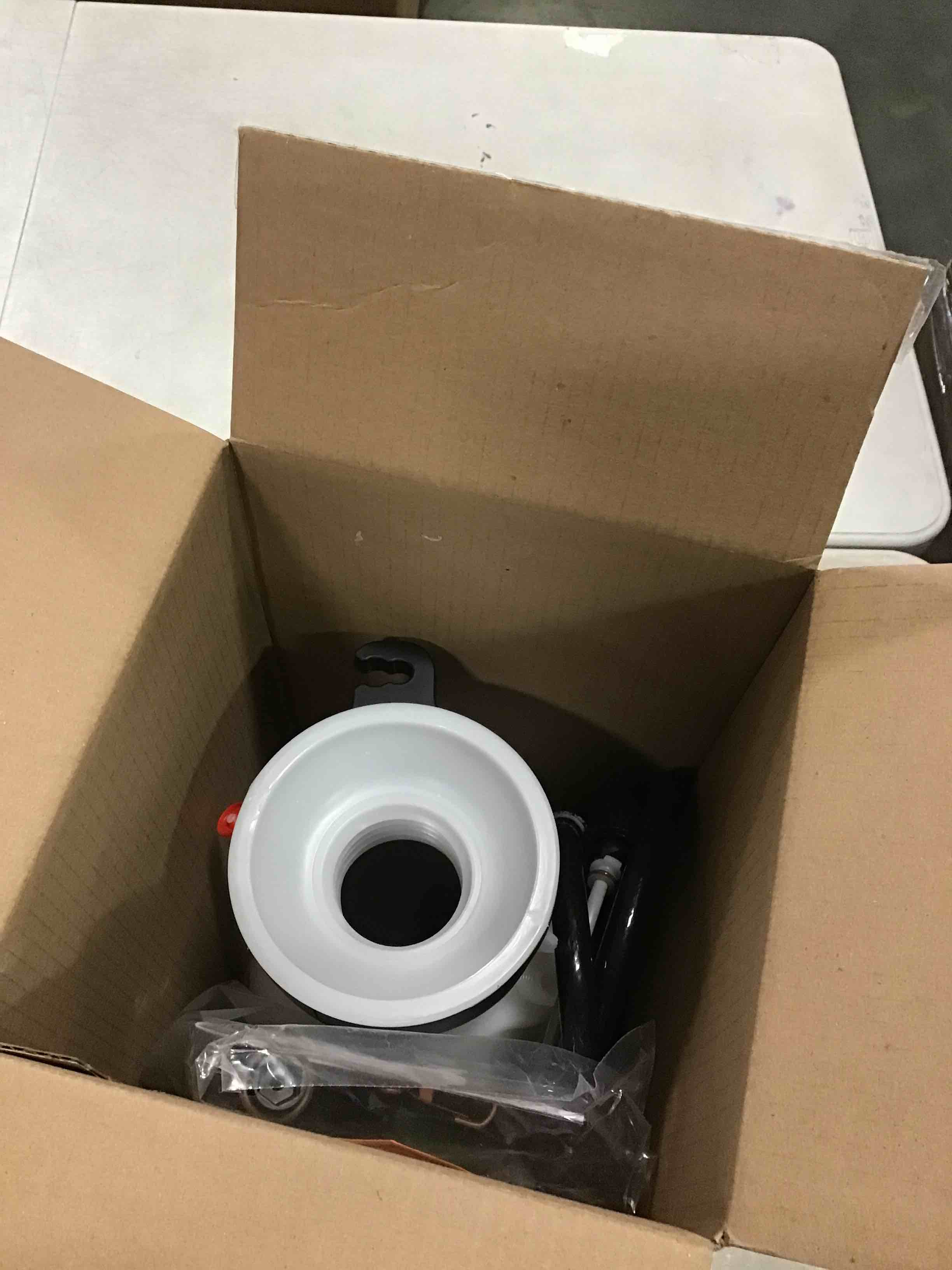 https://s3.amazonaws.com/lotting-images-prod/bidfta/GRN5803642_1711378574336.jpeg
