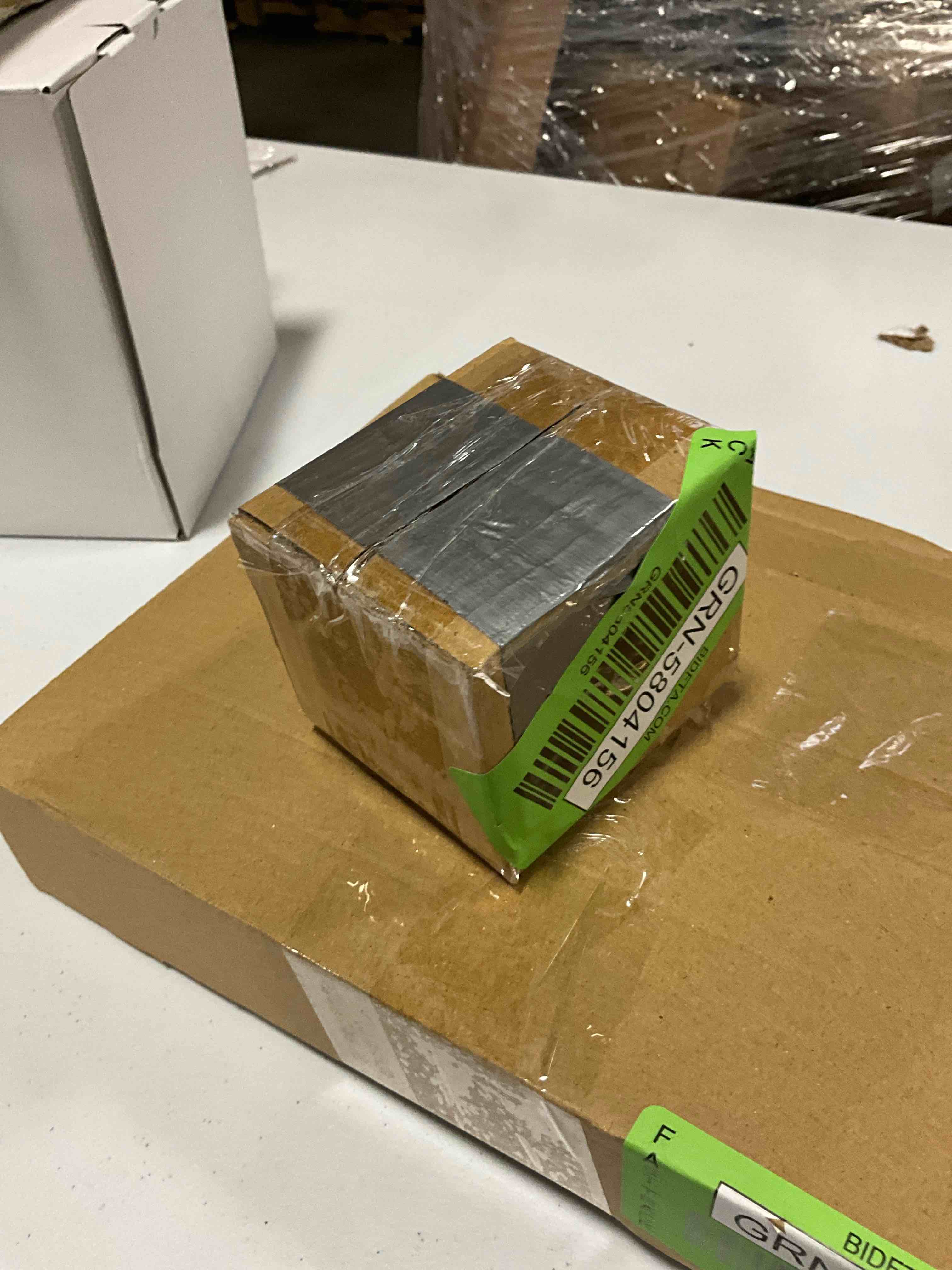 https://s3.amazonaws.com/lotting-images-prod/bidfta/GRN5804156_1715081989027.jpeg