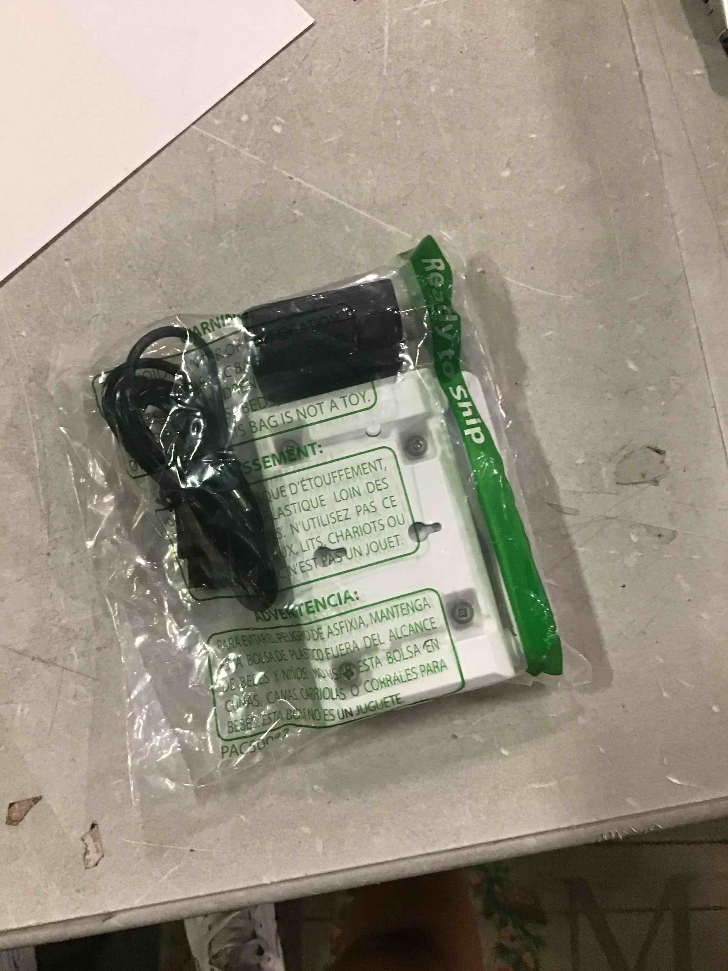 https://s3.amazonaws.com/lotting-images-prod/bidfta/GRN5805233_1716232494378.jpeg