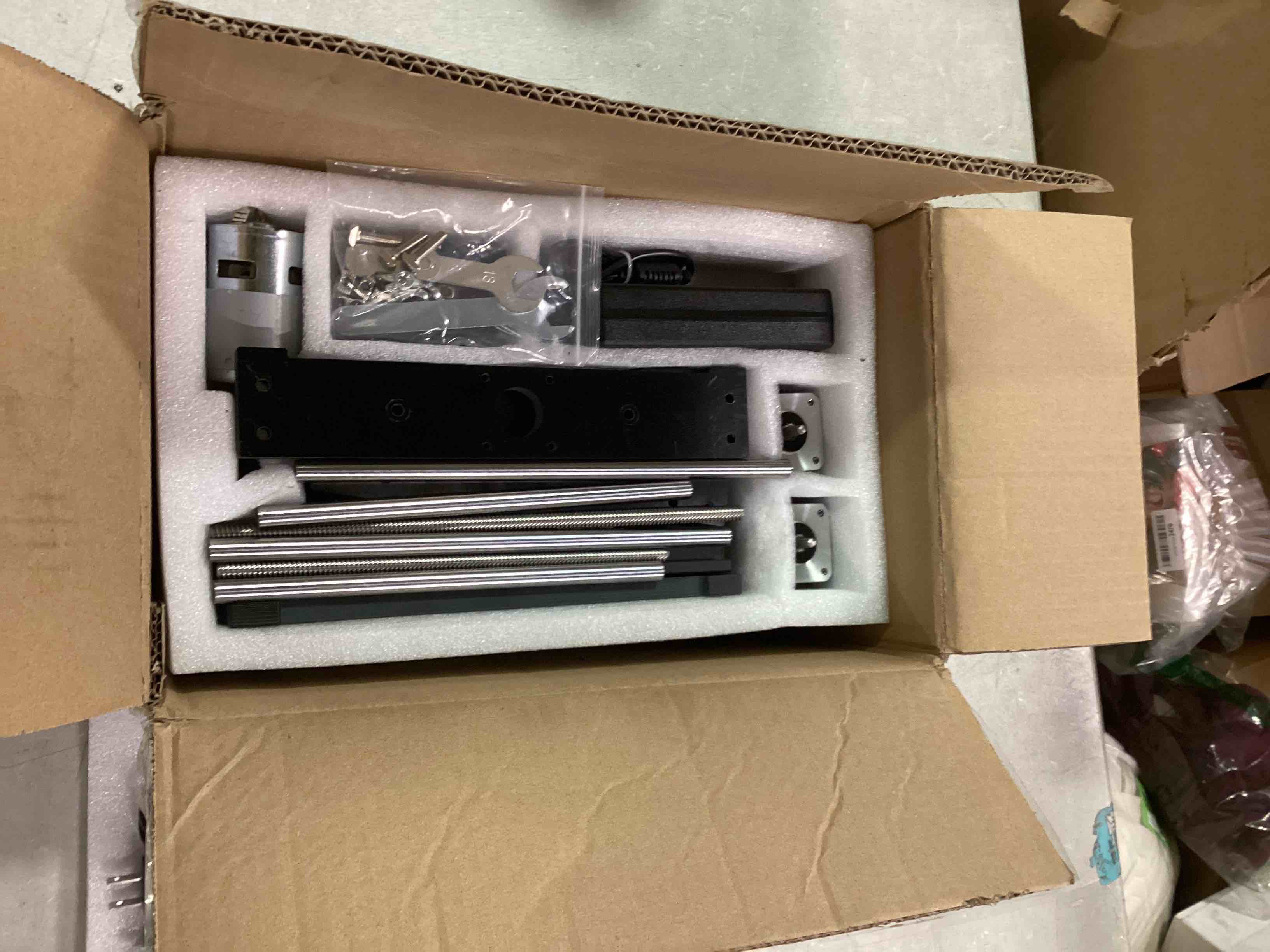 https://s3.amazonaws.com/lotting-images-prod/bidfta/GRN5805394_1716304286308.jpeg