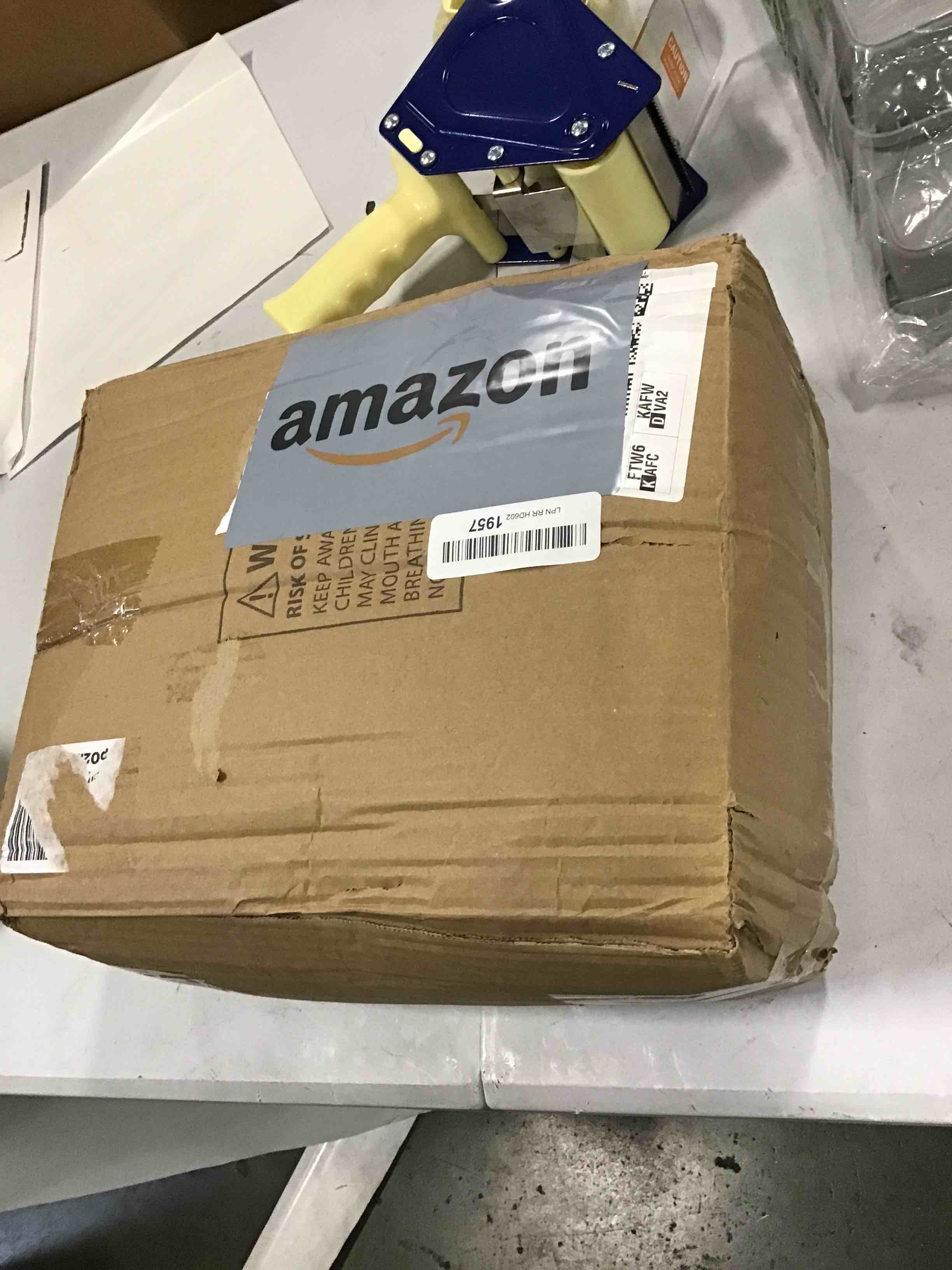 https://s3.amazonaws.com/lotting-images-prod/bidfta/GRN5805971_1715196076914.jpeg