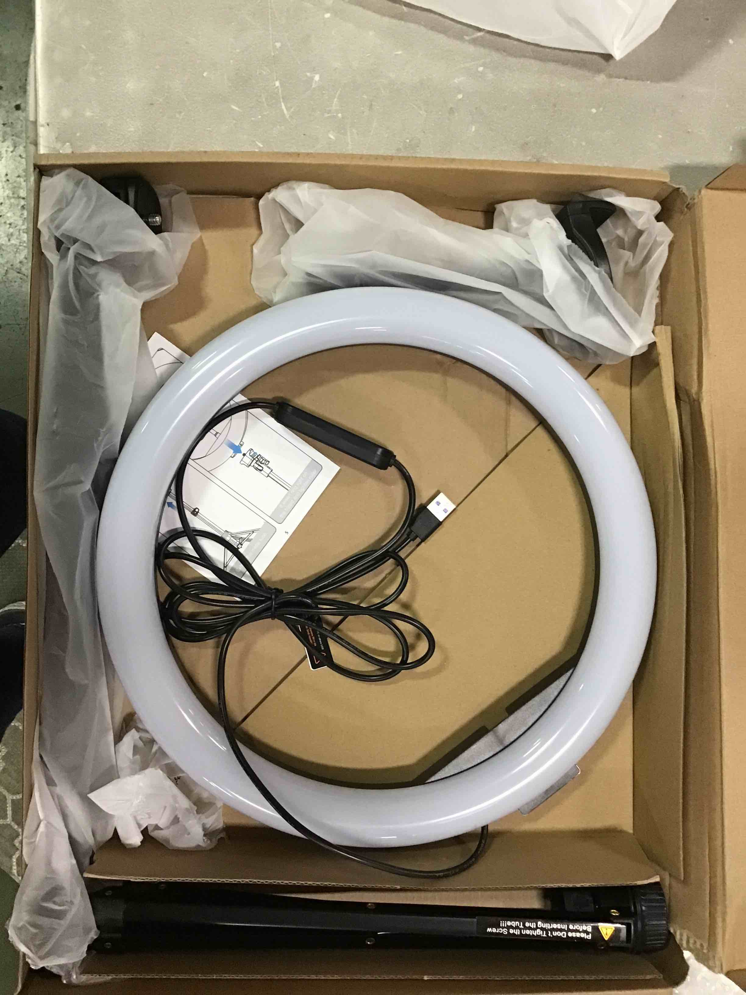 https://s3.amazonaws.com/lotting-images-prod/bidfta/GRN5806860_1716397361042.jpeg