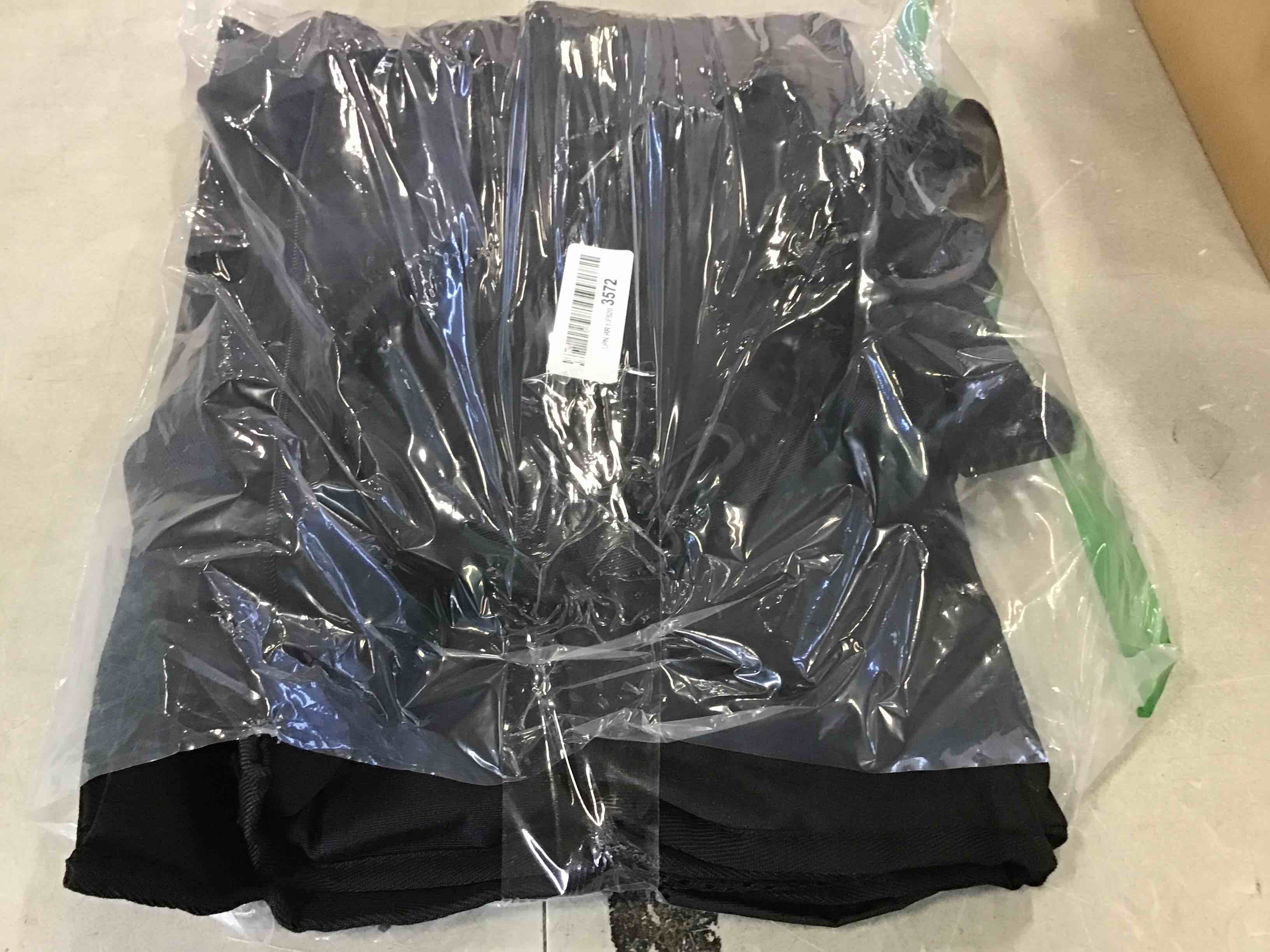 https://s3.amazonaws.com/lotting-images-prod/bidfta/GRN5807420_1714656914674.jpeg