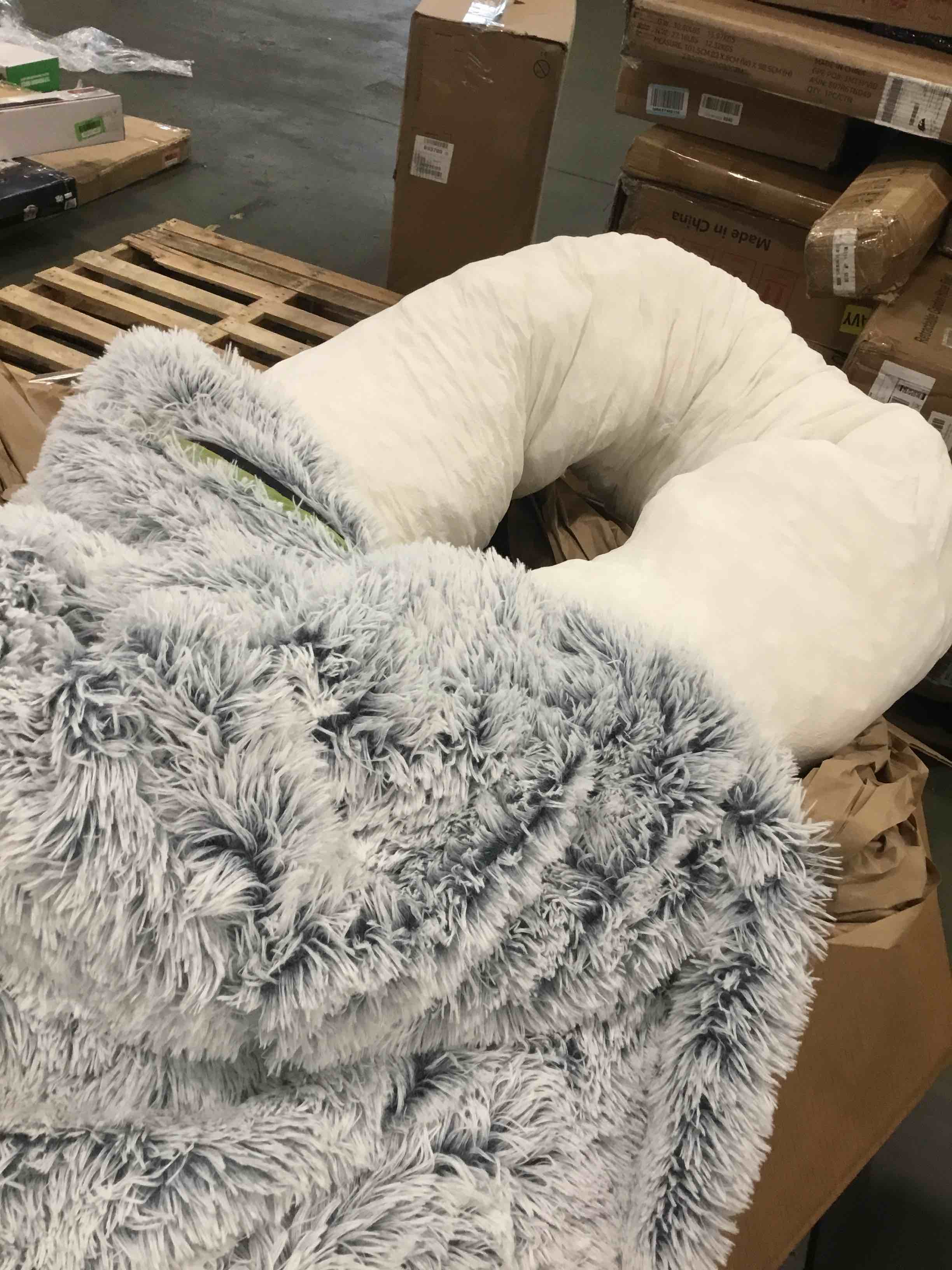 https://s3.amazonaws.com/lotting-images-prod/bidfta/GRN5808951_1714649991873.jpeg