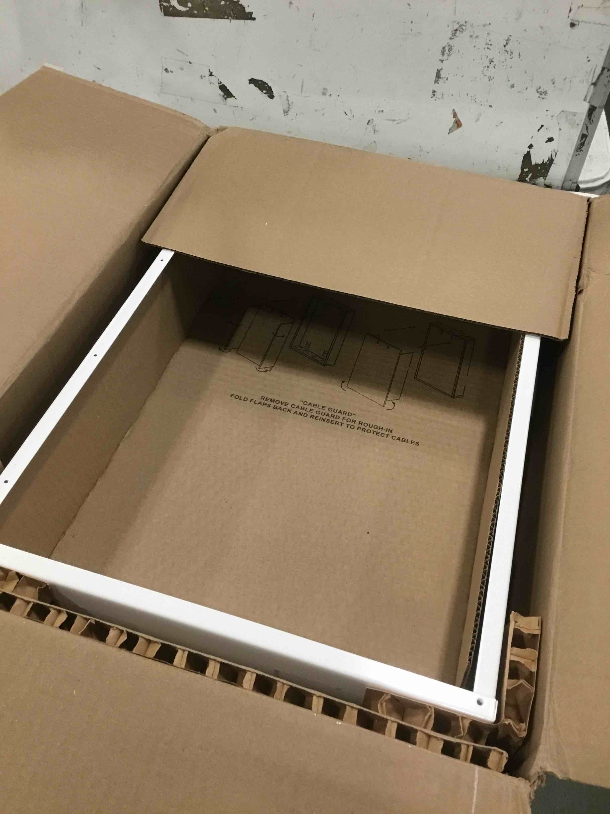https://s3.amazonaws.com/lotting-images-prod/bidfta/GRN5809474_1714999851852.jpeg