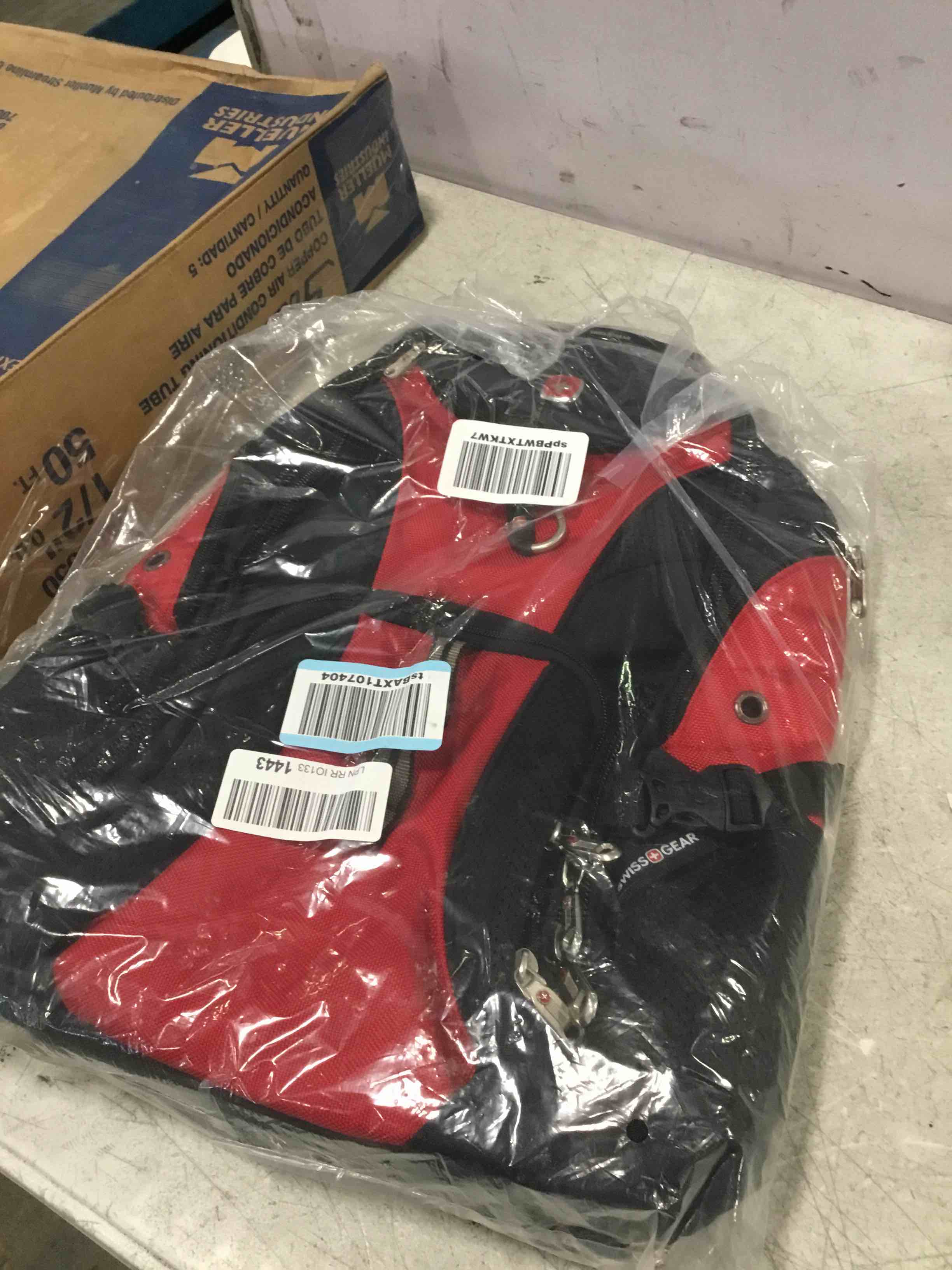 https://s3.amazonaws.com/lotting-images-prod/bidfta/GRN5809756_1715088197195.jpeg