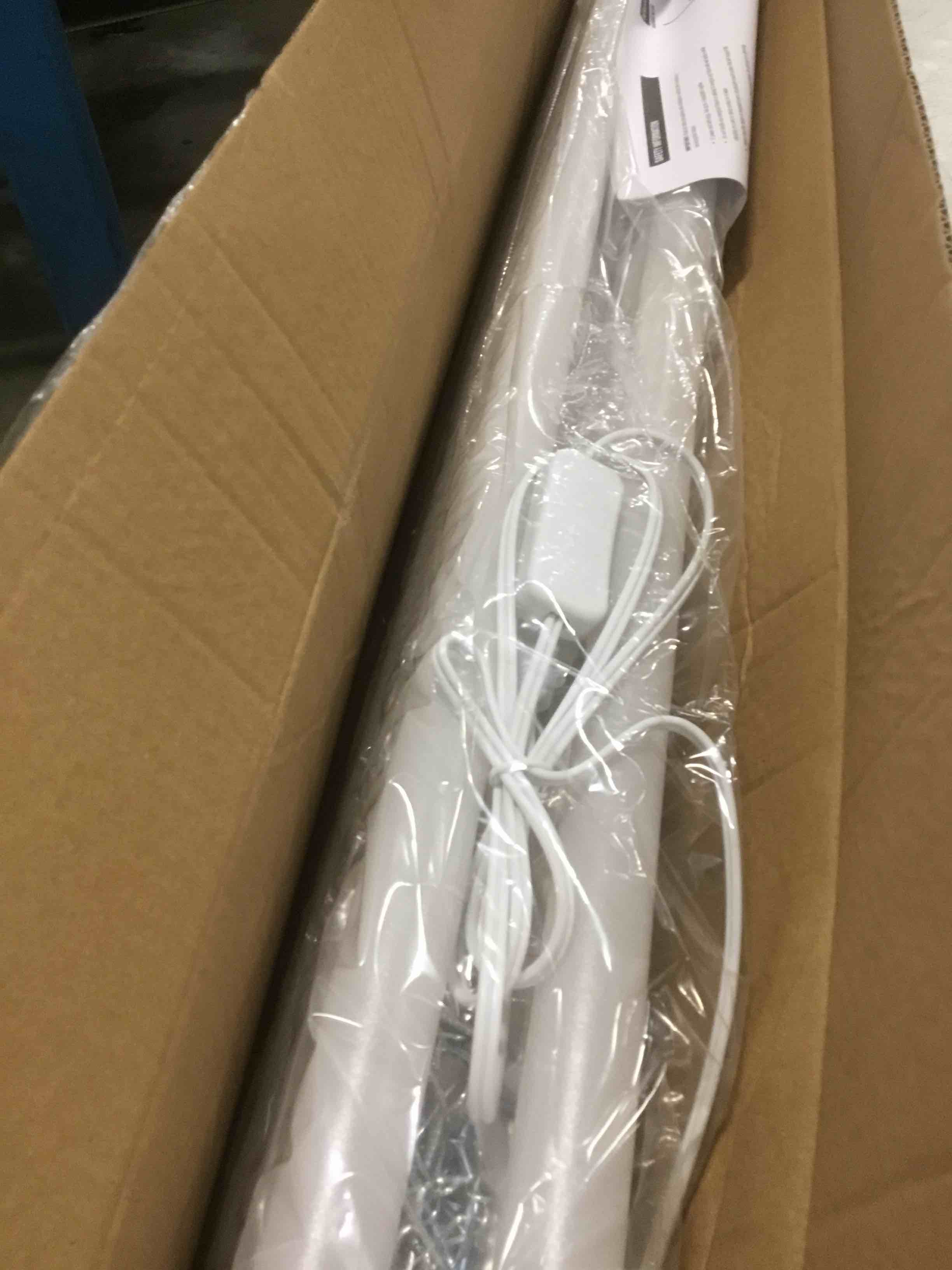 https://s3.amazonaws.com/lotting-images-prod/bidfta/GRN5810714_1715254750110.jpeg