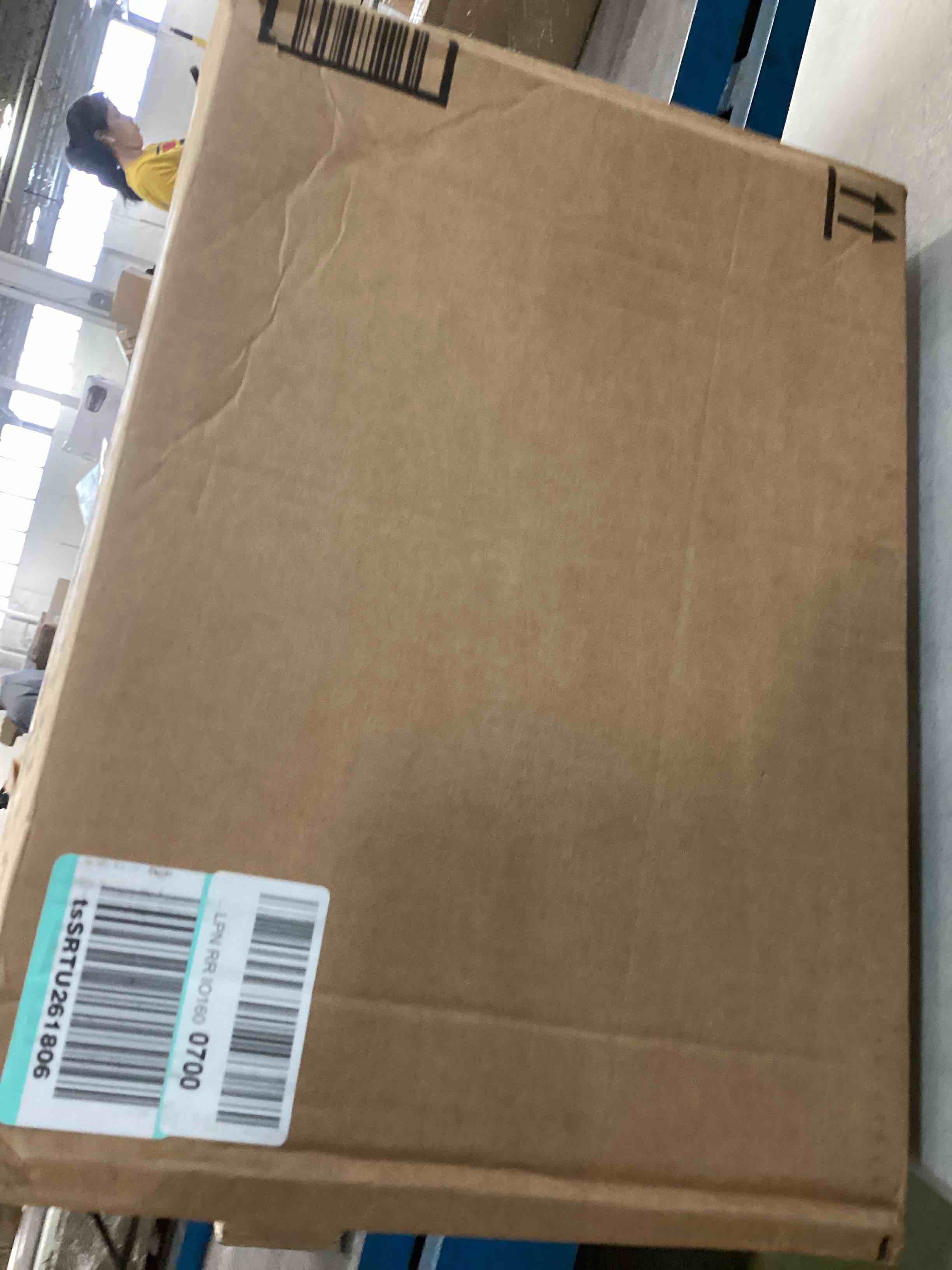 https://s3.amazonaws.com/lotting-images-prod/bidfta/GRN5811764_1715086975437.jpeg