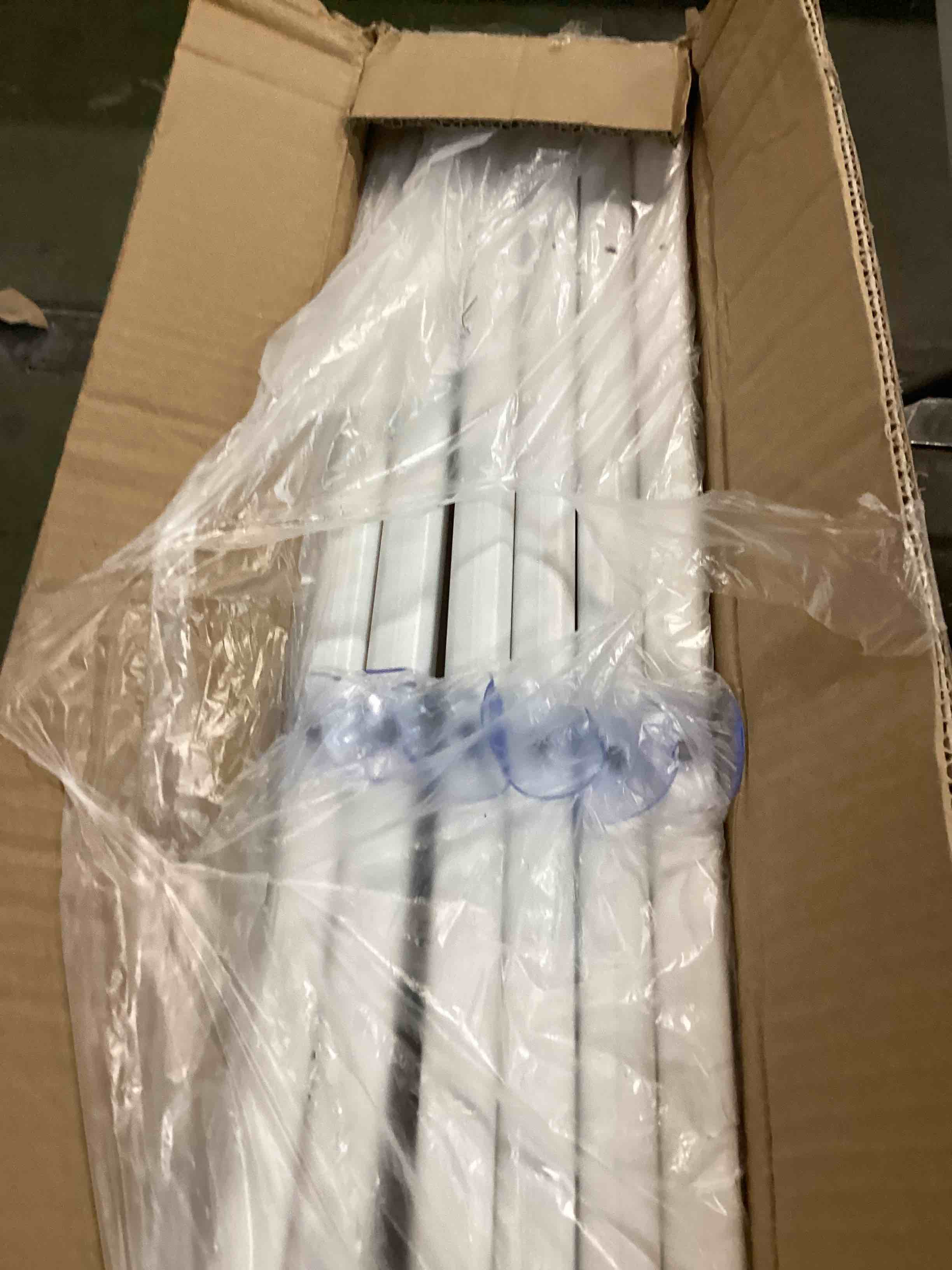 https://s3.amazonaws.com/lotting-images-prod/bidfta/GRN5811773_1715087696730.jpeg