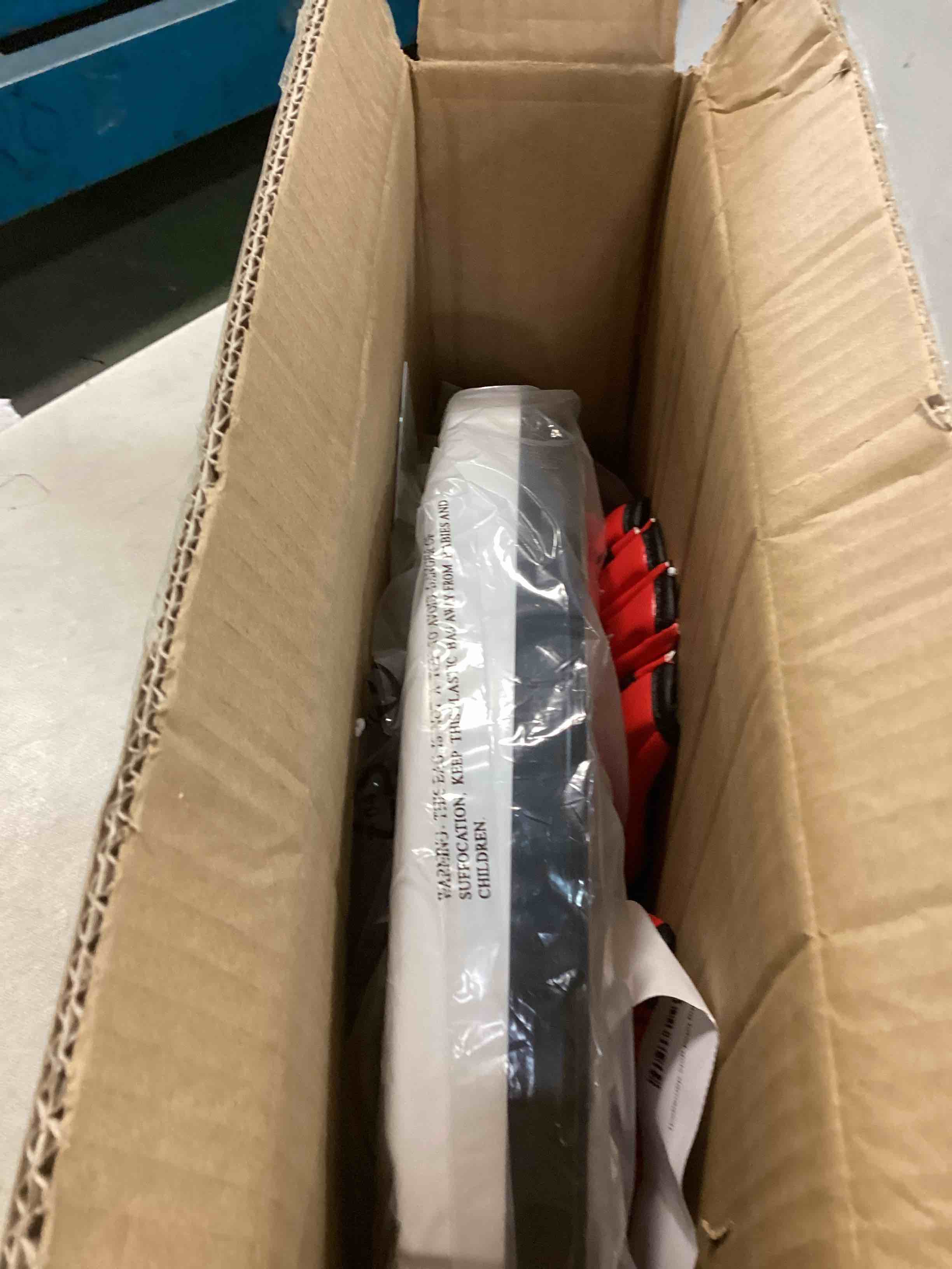 https://s3.amazonaws.com/lotting-images-prod/bidfta/GRN5811780_1715088315286.jpeg