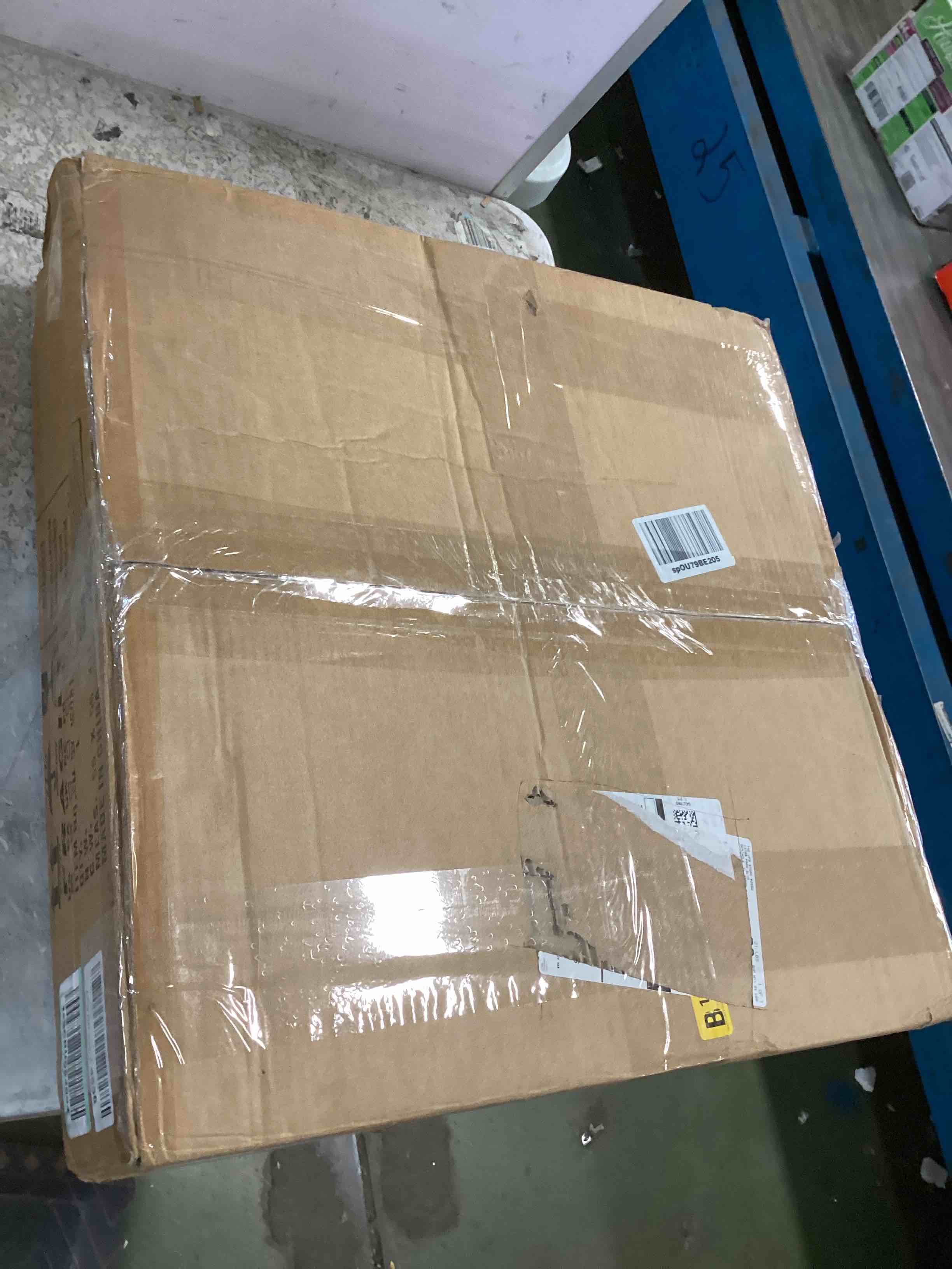 https://s3.amazonaws.com/lotting-images-prod/bidfta/GRN5812662_1715876238645.jpeg