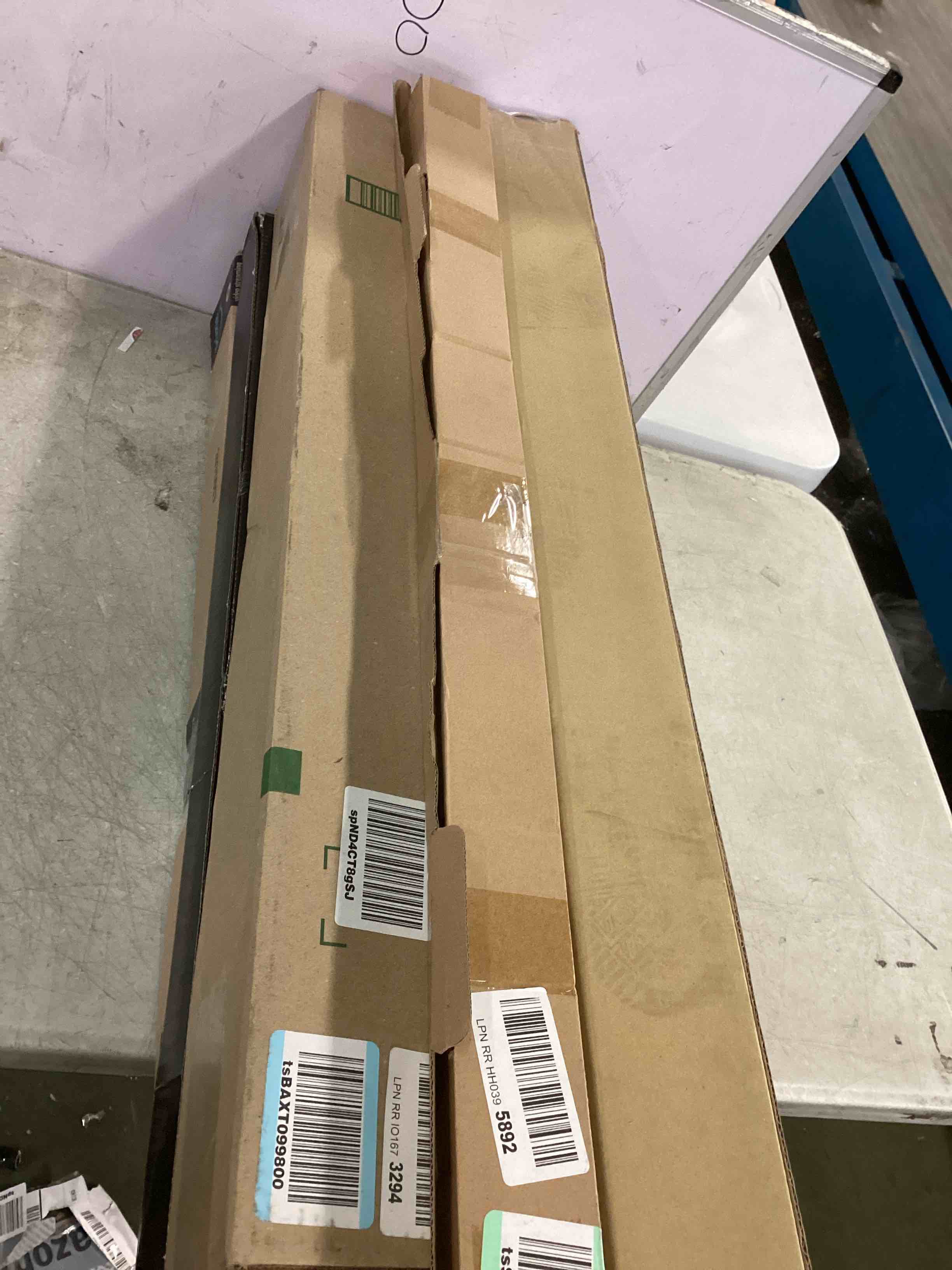 https://s3.amazonaws.com/lotting-images-prod/bidfta/GRN5812737_1716059706080.jpeg