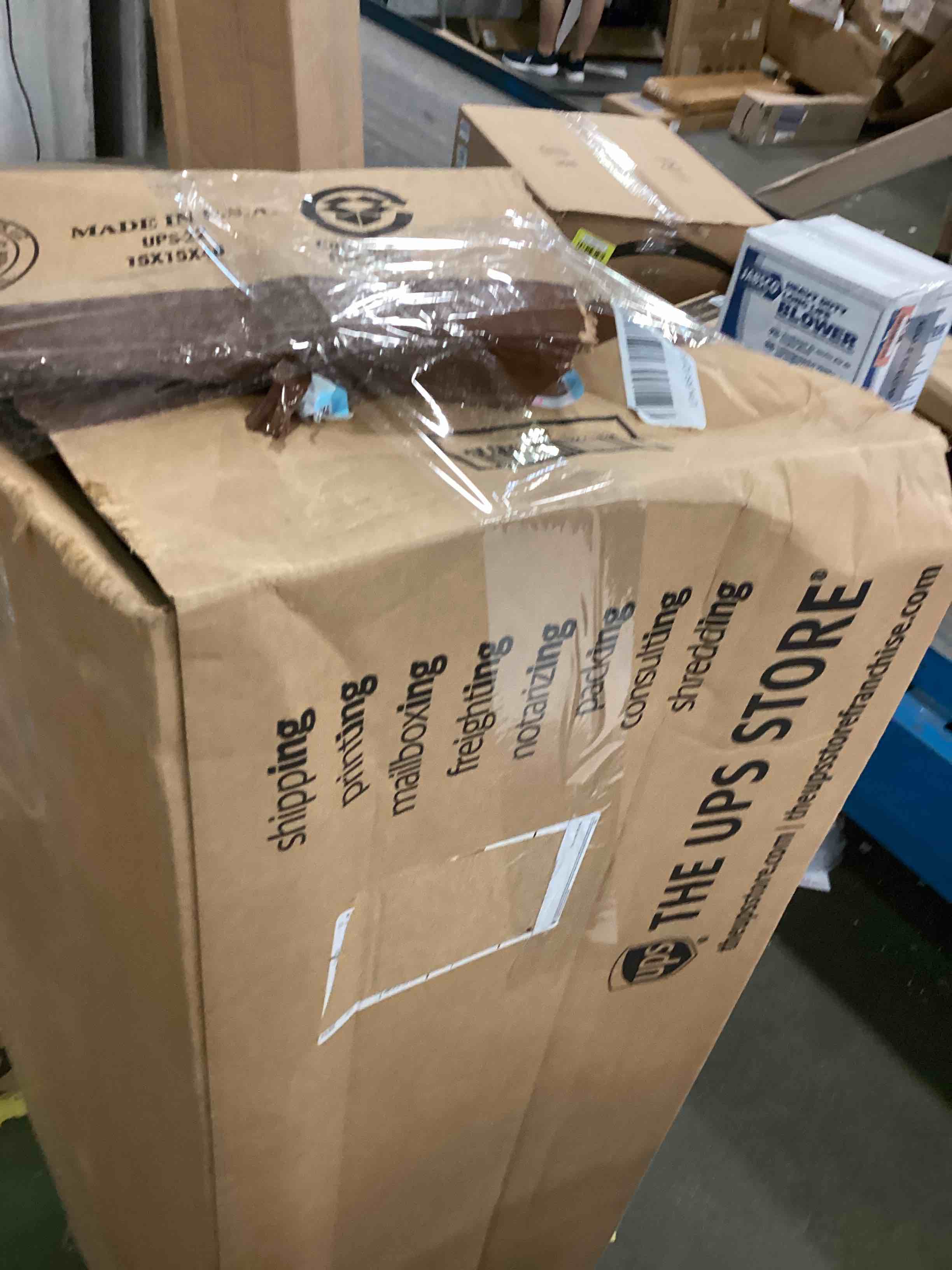 https://s3.amazonaws.com/lotting-images-prod/bidfta/GRN5812872_1715959048369.jpeg