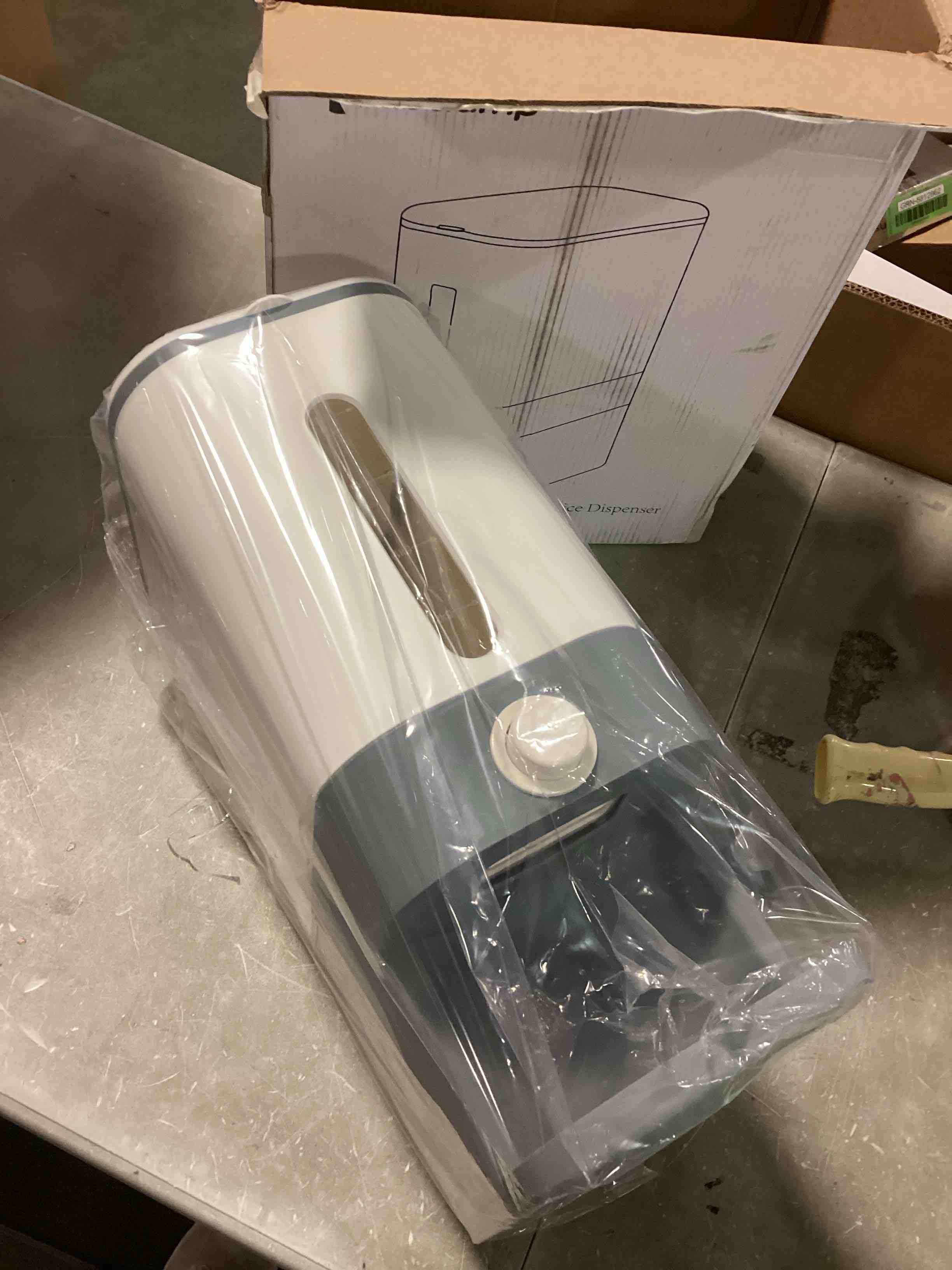 Rubtlamp 22.5 Lbs Gray Rice Dispenser, Rice Container with Lid, Rice Storage Container with Measuring Cup, Food Dispenser Rice Container, Storage Container for Cereal, Household Rice Bucket Gary