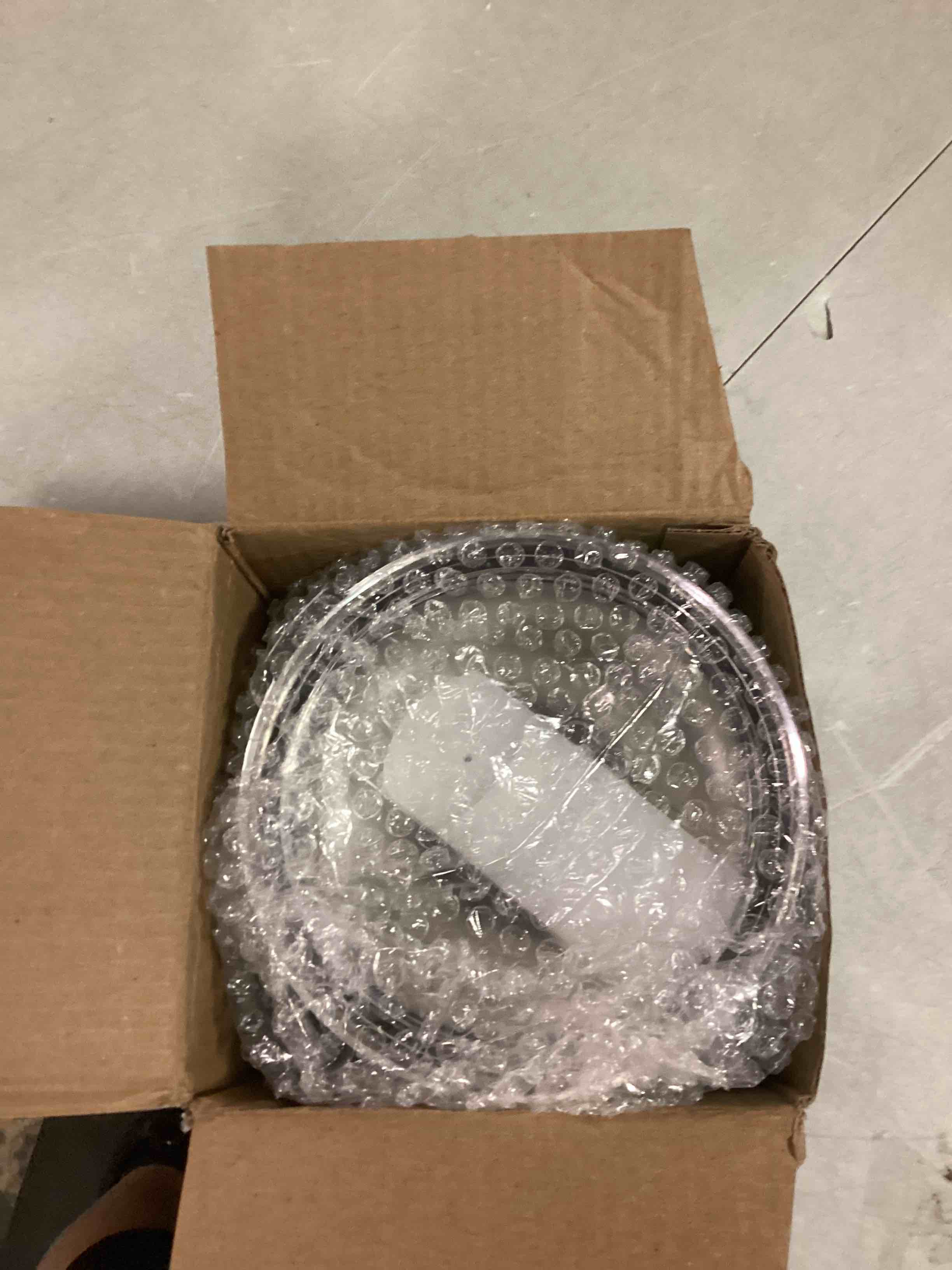 https://s3.amazonaws.com/lotting-images-prod/bidfta/GRN5814149_1716225932394.jpeg
