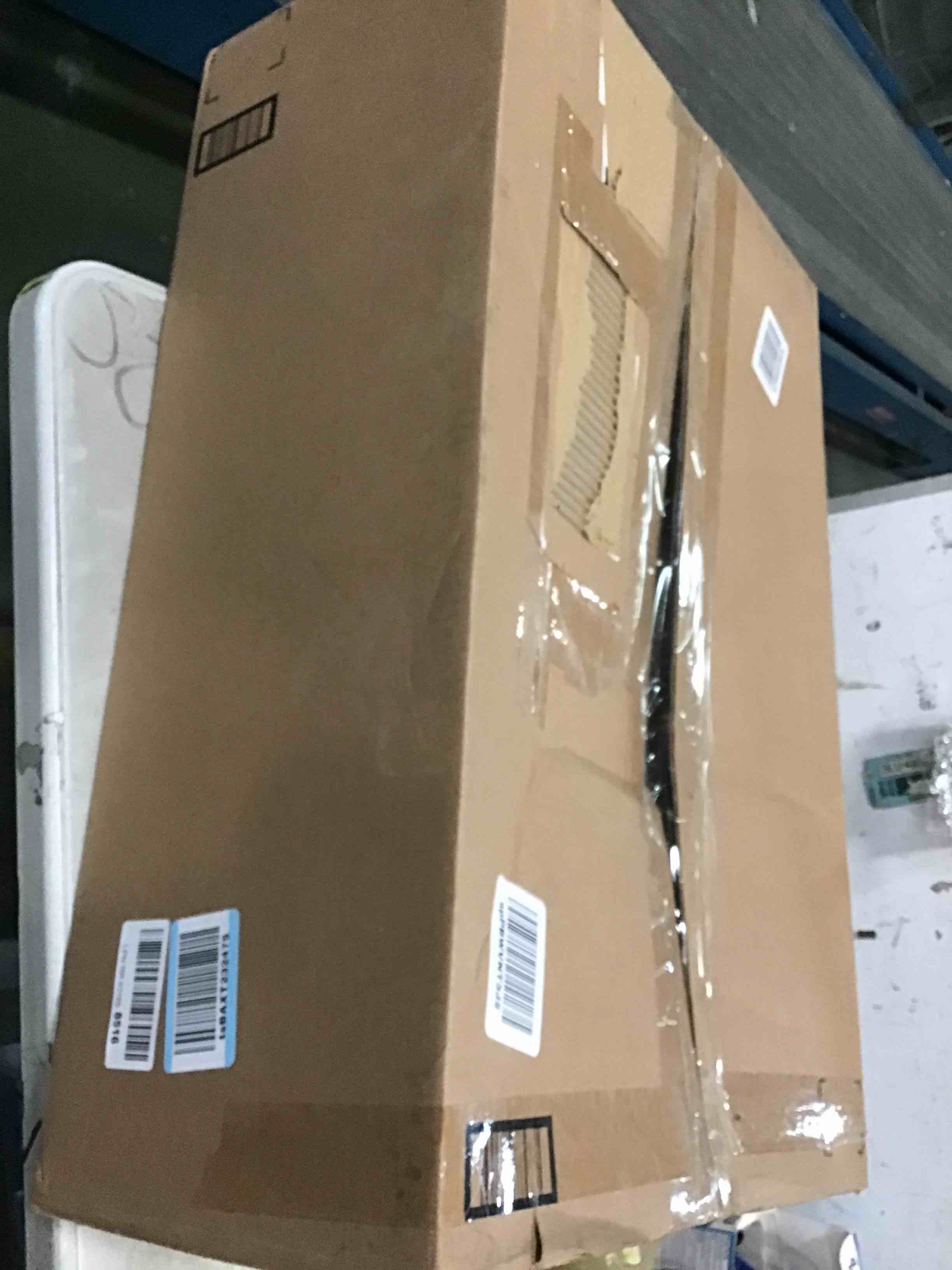 https://s3.amazonaws.com/lotting-images-prod/bidfta/GRN5814870_1714735240843.jpeg