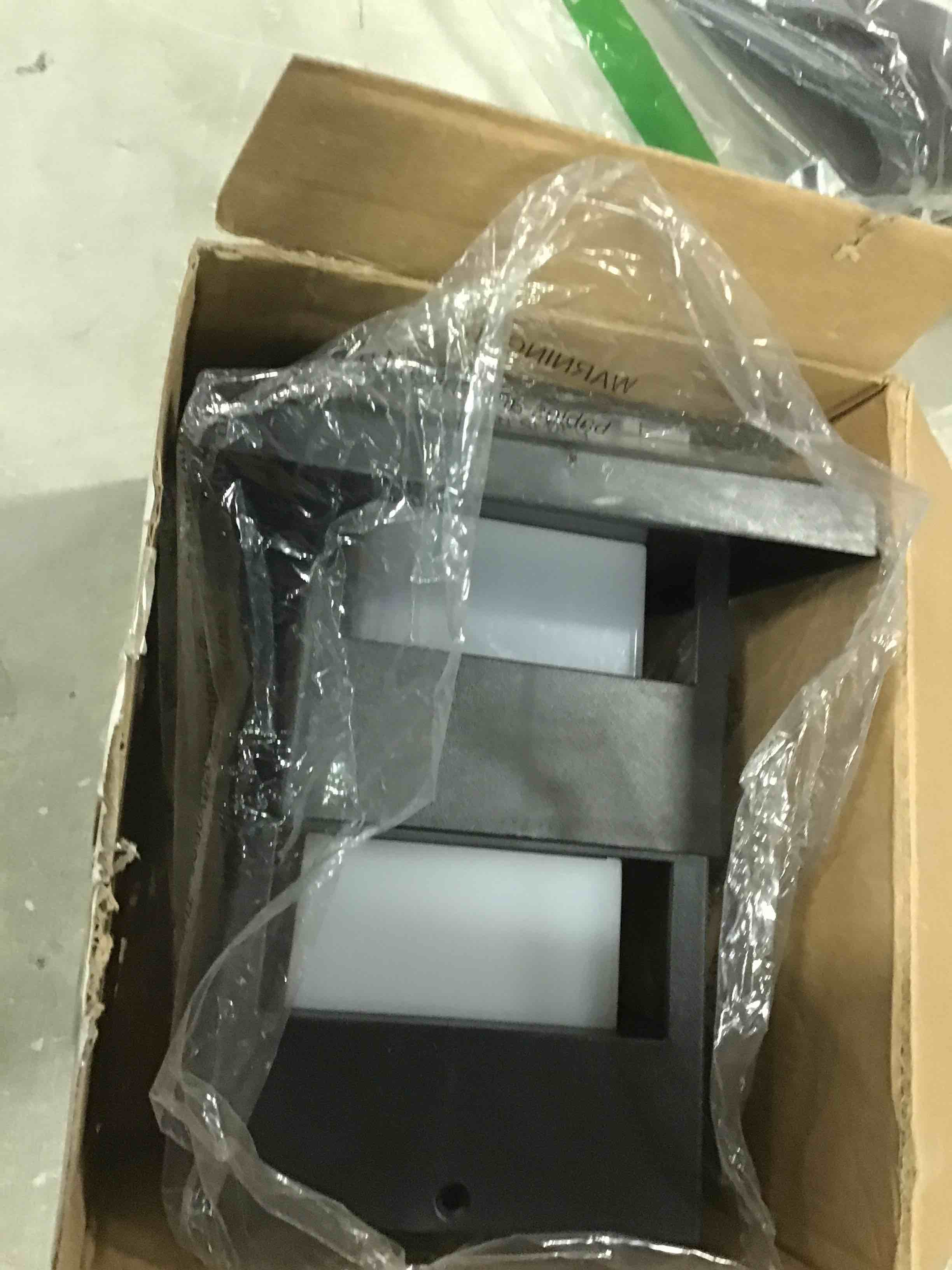 https://s3.amazonaws.com/lotting-images-prod/bidfta/GRN5820093_1705841456772.jpeg