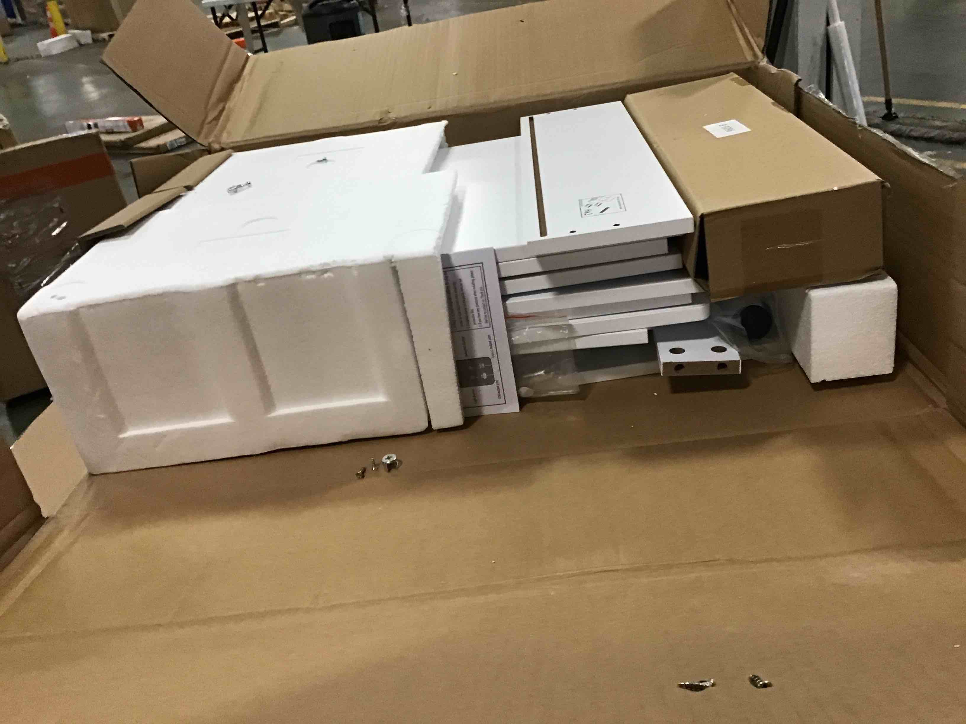 https://s3.amazonaws.com/lotting-images-prod/bidfta/GRN5820693_1706197441876.jpeg