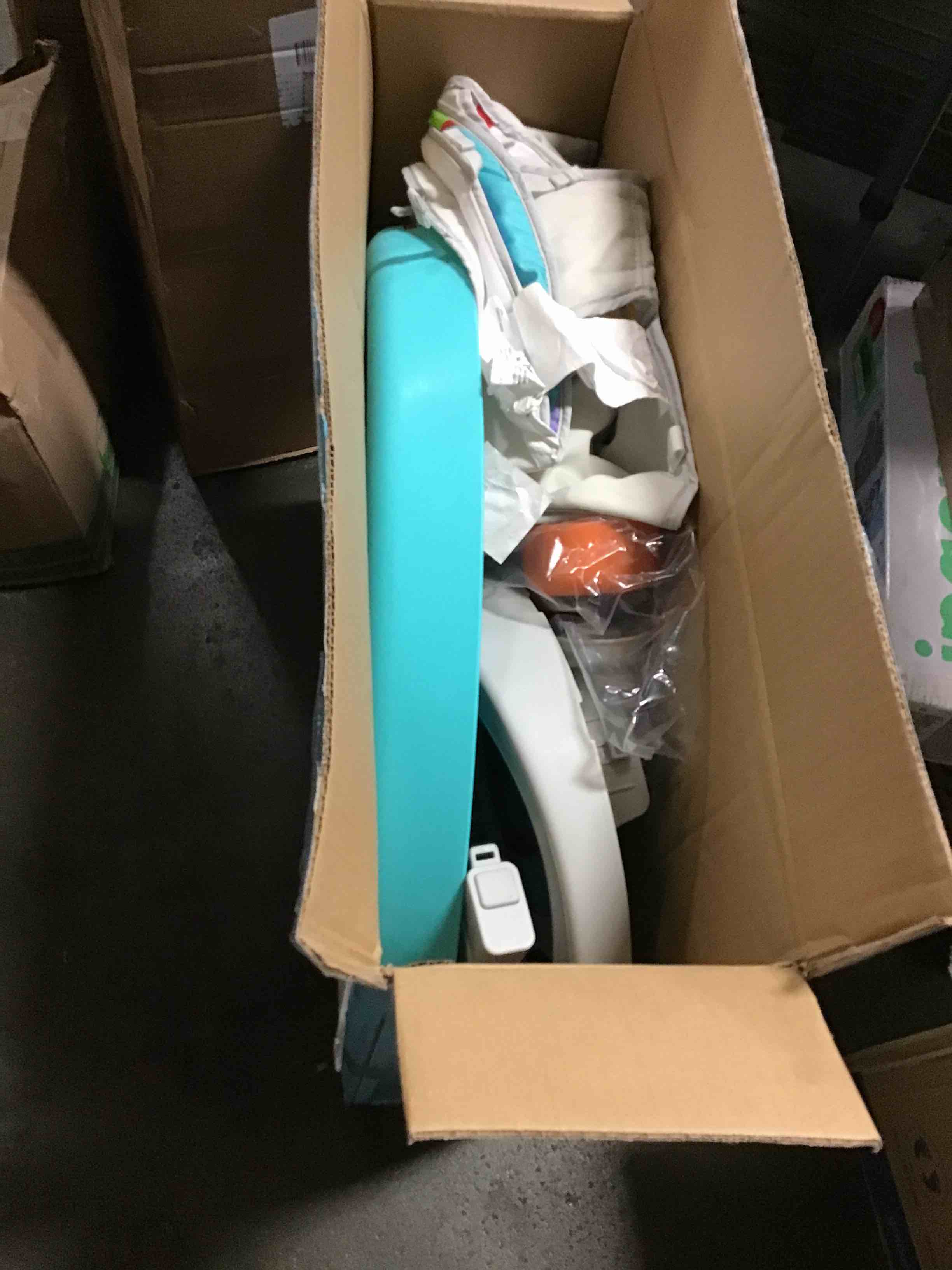 https://s3.amazonaws.com/lotting-images-prod/bidfta/GRN5820824_1706278670265.jpeg