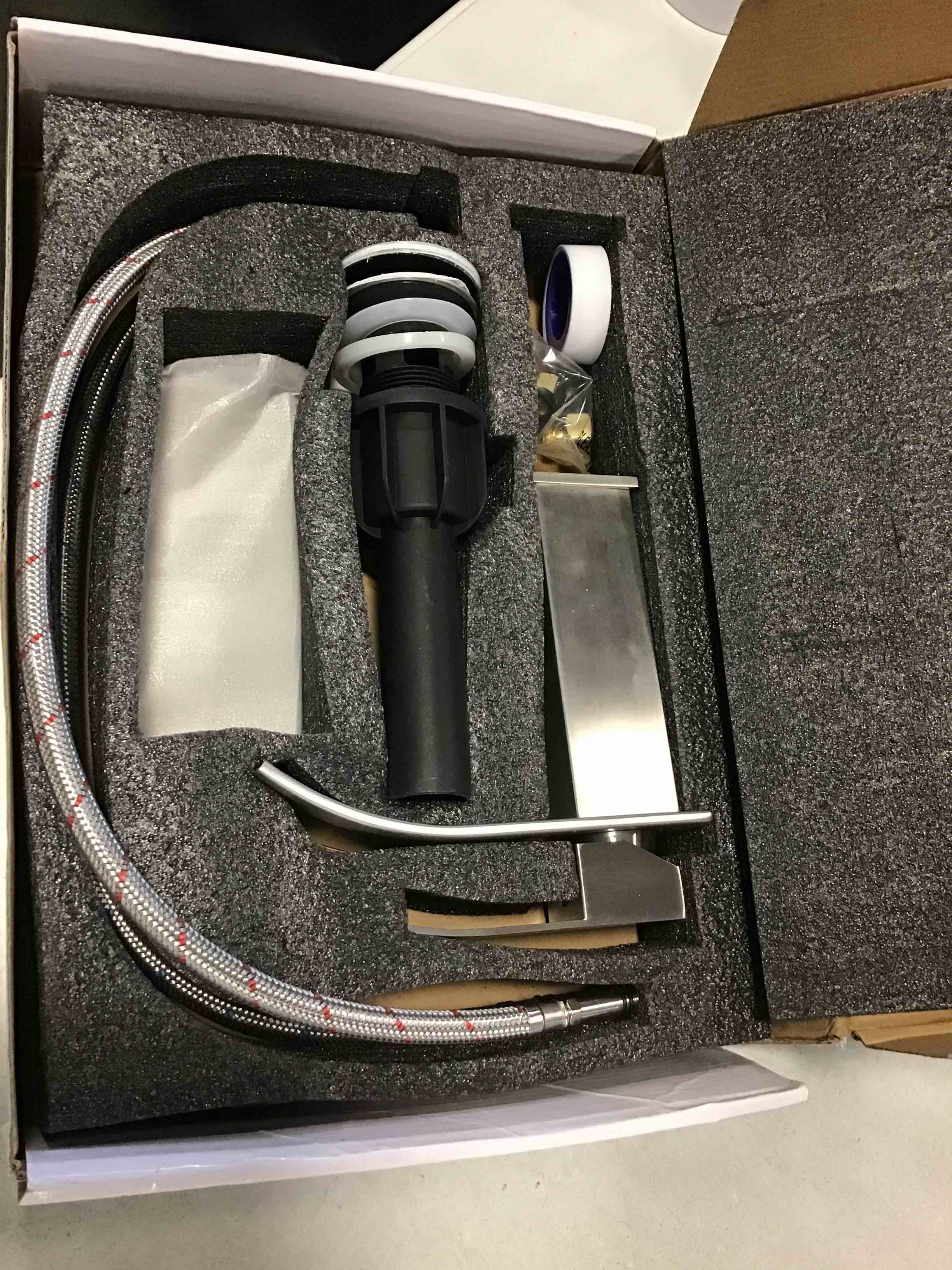 https://s3.amazonaws.com/lotting-images-prod/bidfta/GRN5822267_1706793661574.jpeg