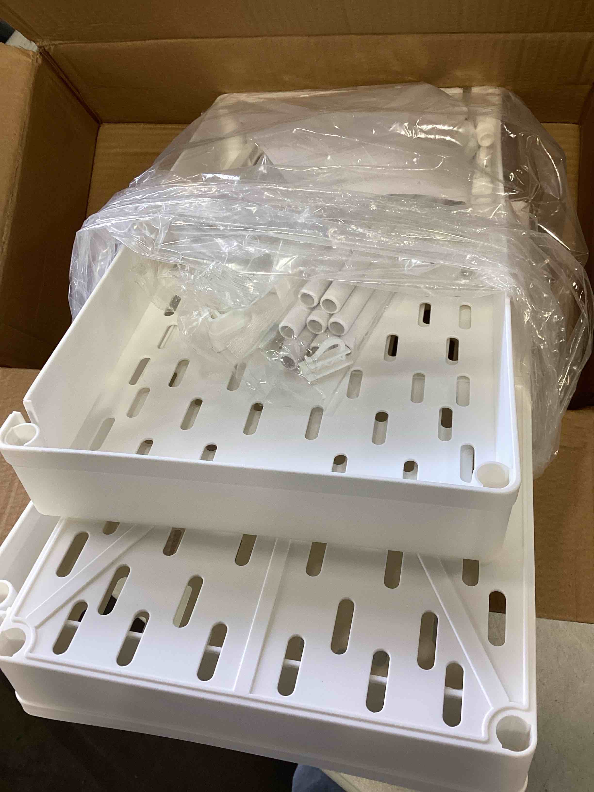 https://s3.amazonaws.com/lotting-images-prod/bidfta/GRN5822328_1706810970287.jpeg